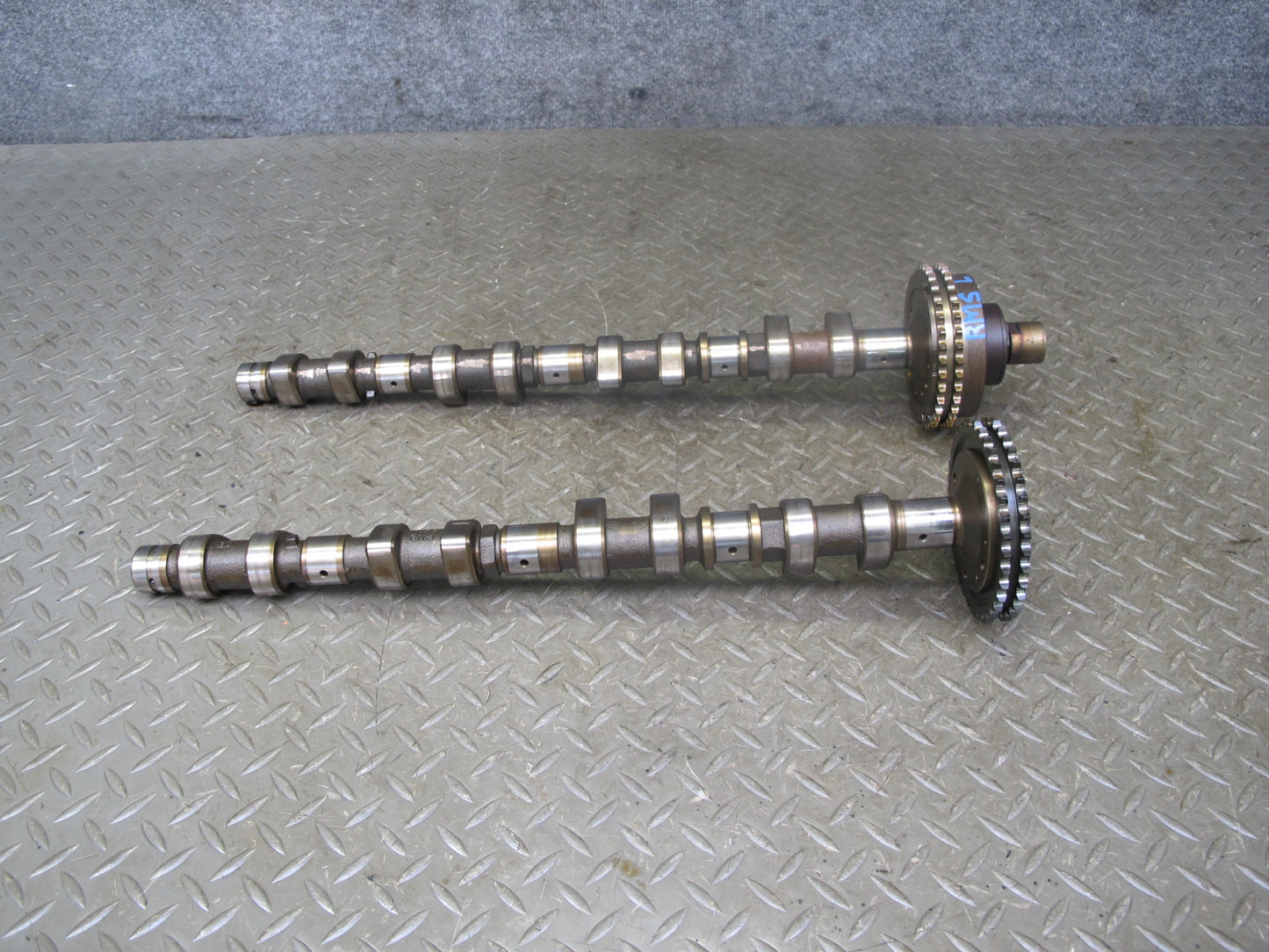 96-99 Mercedes W140 S500 5.0L 119.980 Left Intake & Exhaust Camshaft Set OEM