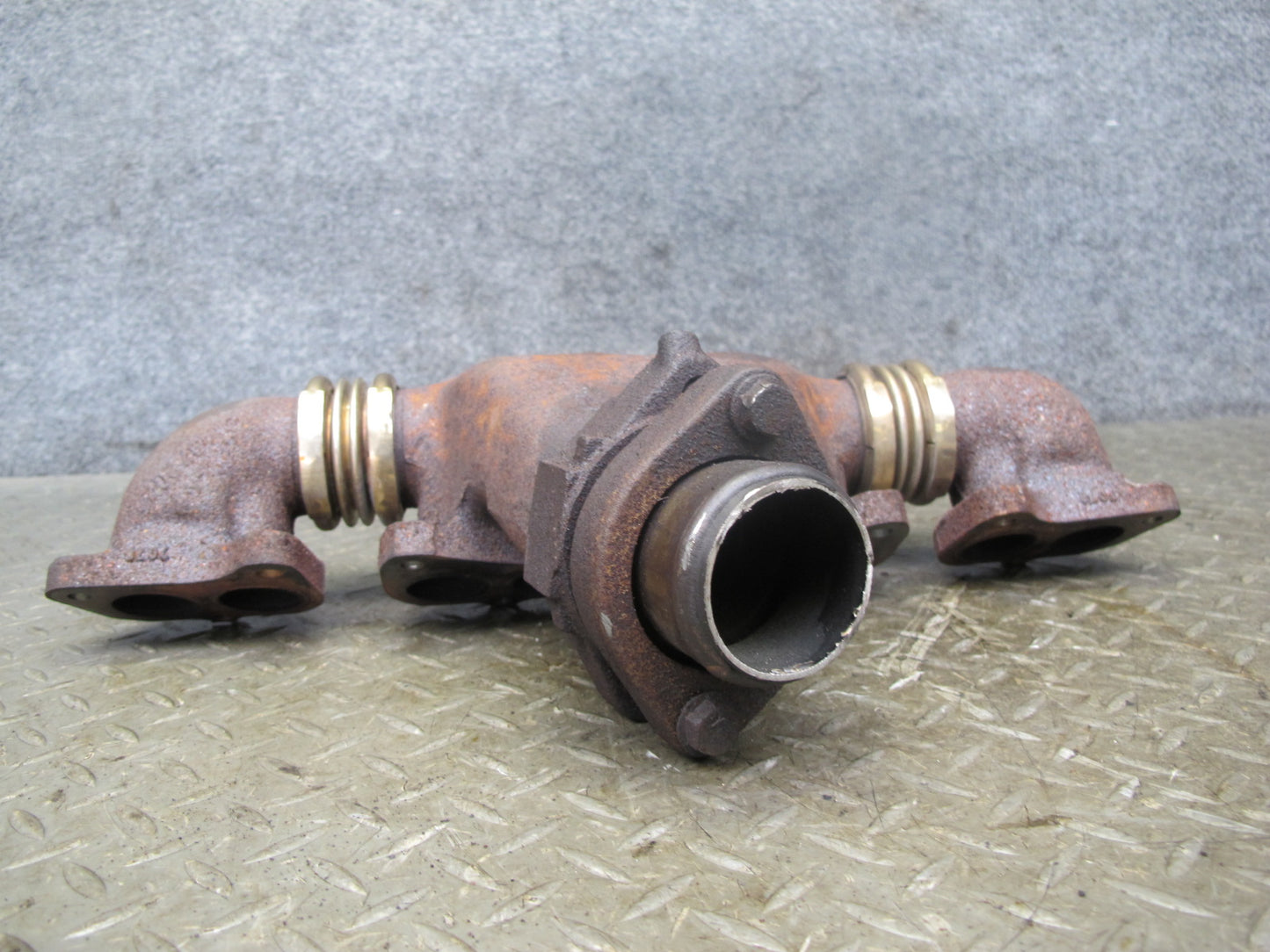 94-99 Mercedes W140 S500 Left Exhaust Manifold OEM