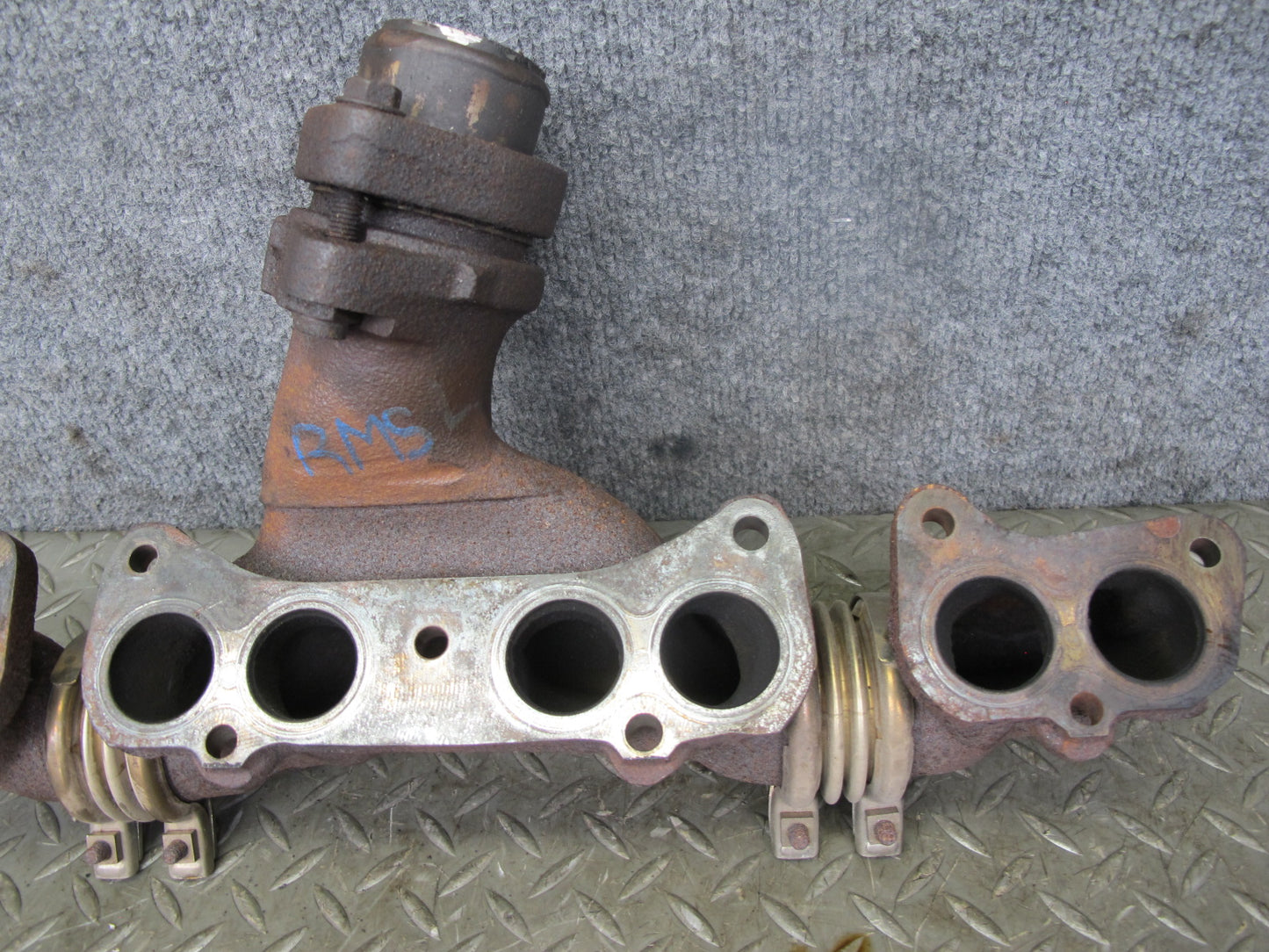 94-99 Mercedes W140 S500 Left Exhaust Manifold OEM