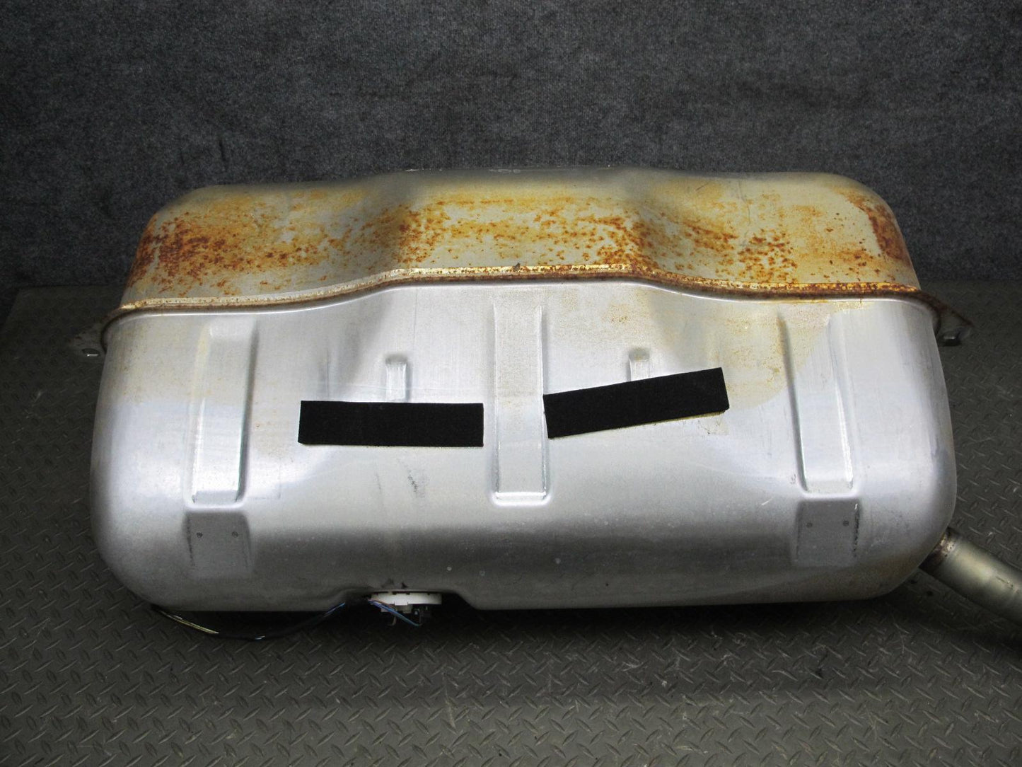 96-99 Mercedes W140 S-class Sedan Fuel Tank Unit 1404703701 OEM