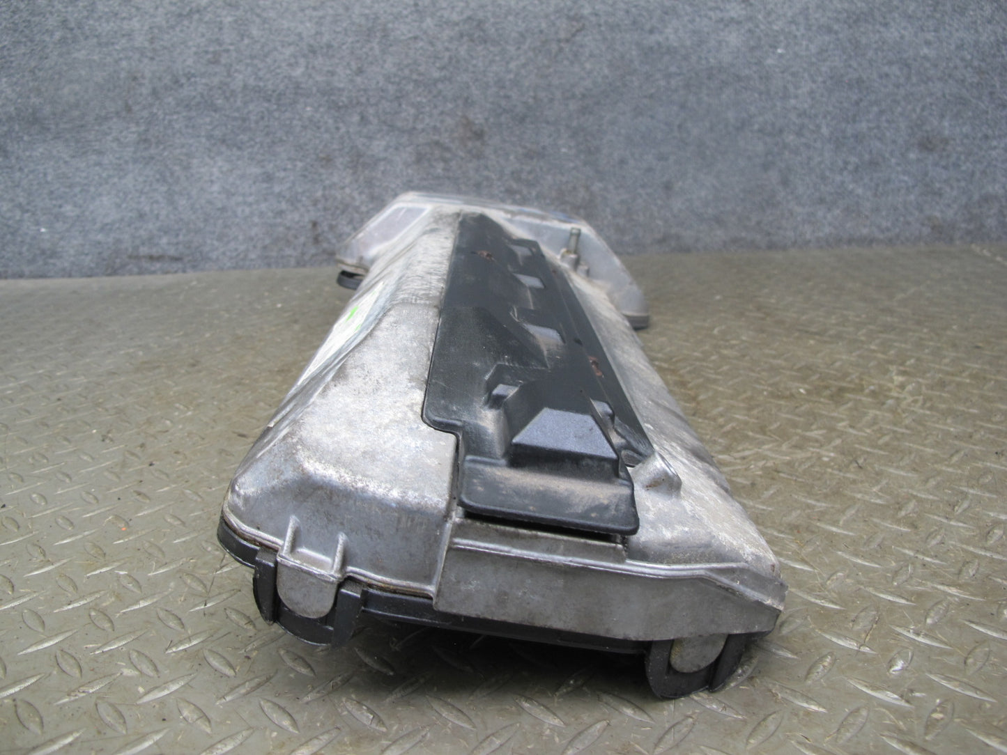 97-99 Mercedes W140 S500 Engine Left Cylinder Head Valve Cover OEM