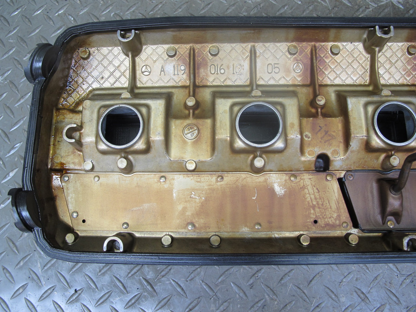 97-99 Mercedes W140 S500 Engine Left Cylinder Head Valve Cover OEM
