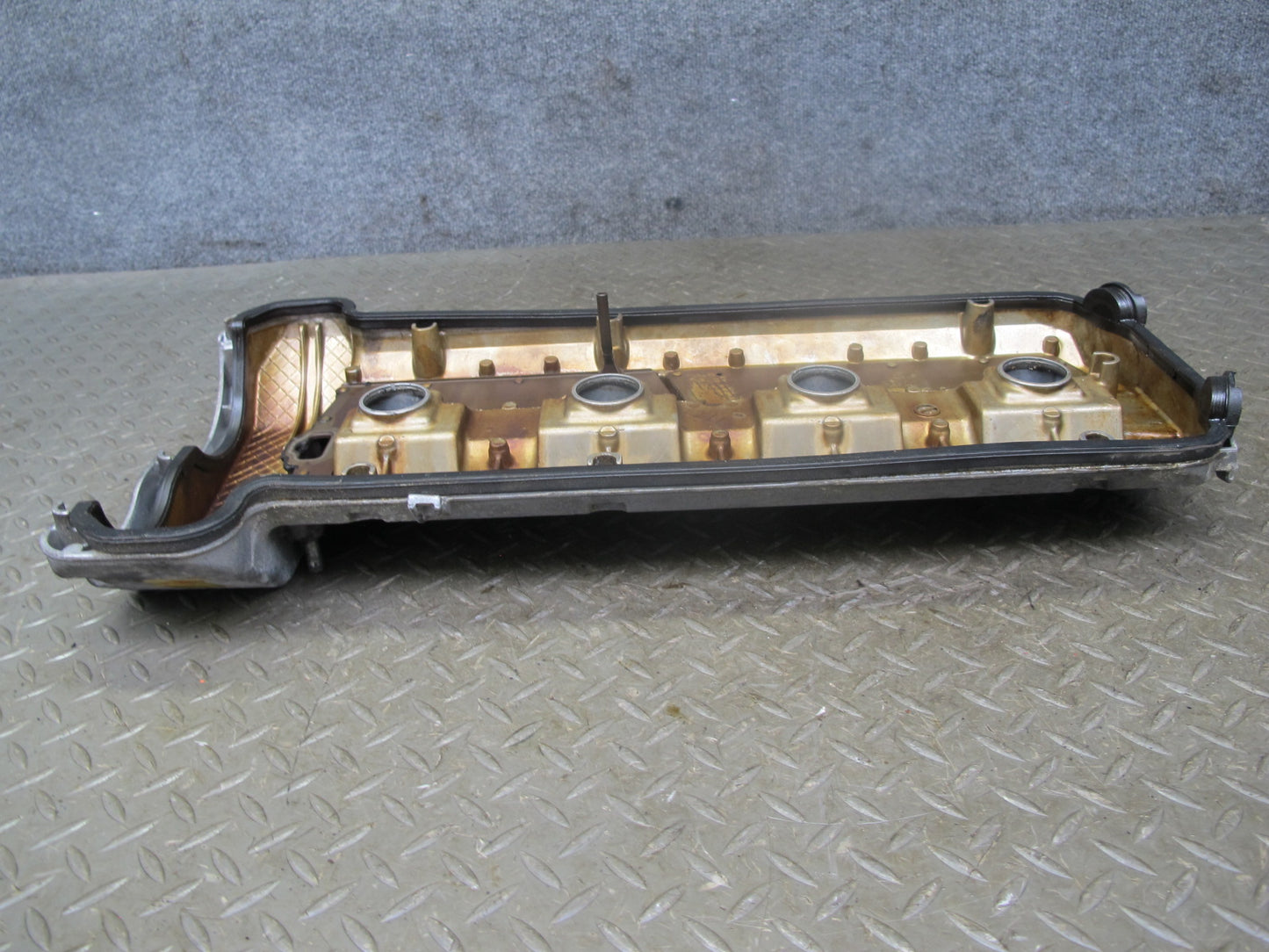 97-99 Mercedes W140 S500 Engine Left Cylinder Head Valve Cover OEM