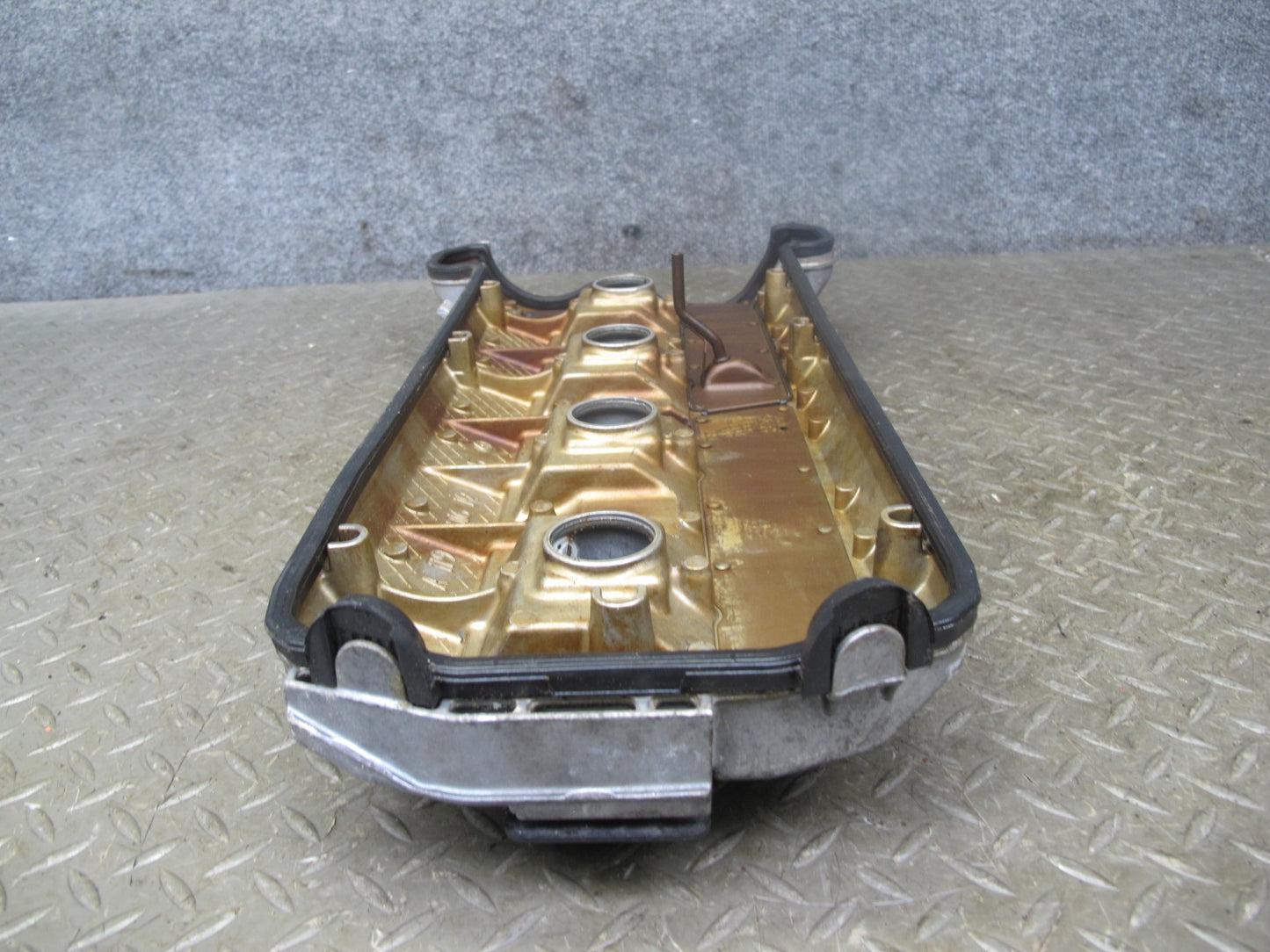 97-99 Mercedes W140 S500 Engine Left Cylinder Head Valve Cover OEM