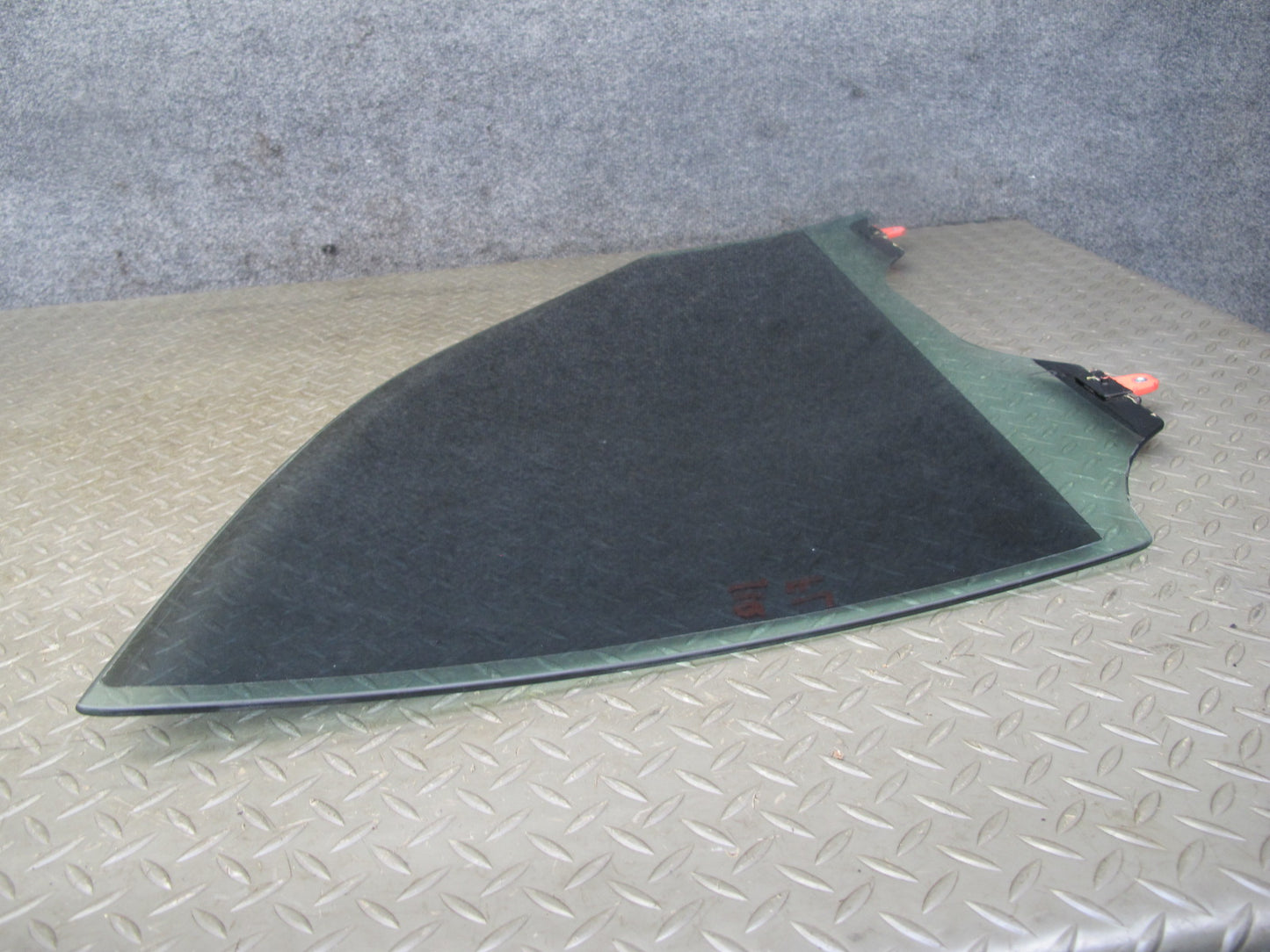 2014-2015 Infiniti QX60 Front Left Door Glass Window