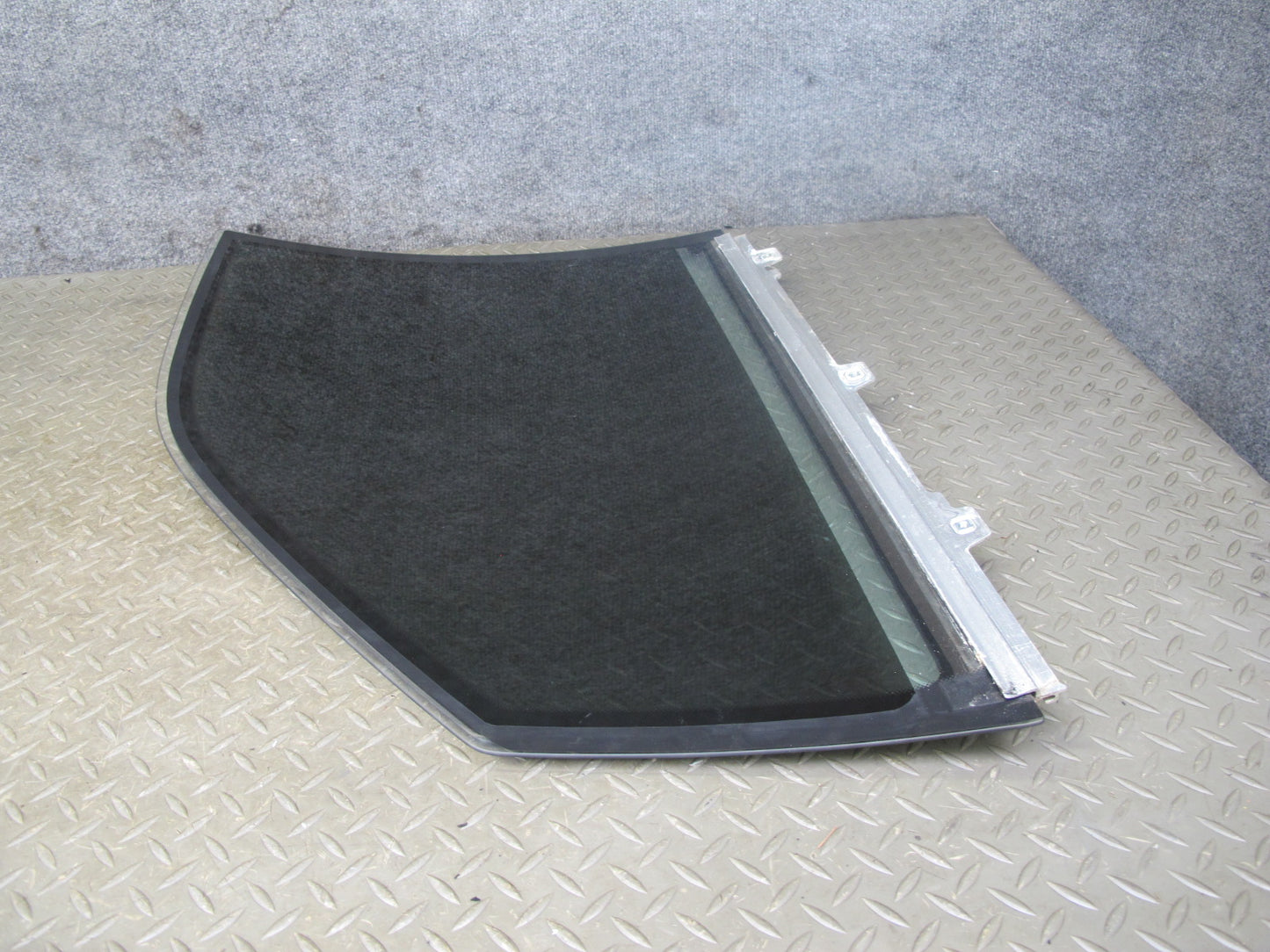 96-99 Mercedes W140 S-class Sedan Front Right Door Glass Window OEM