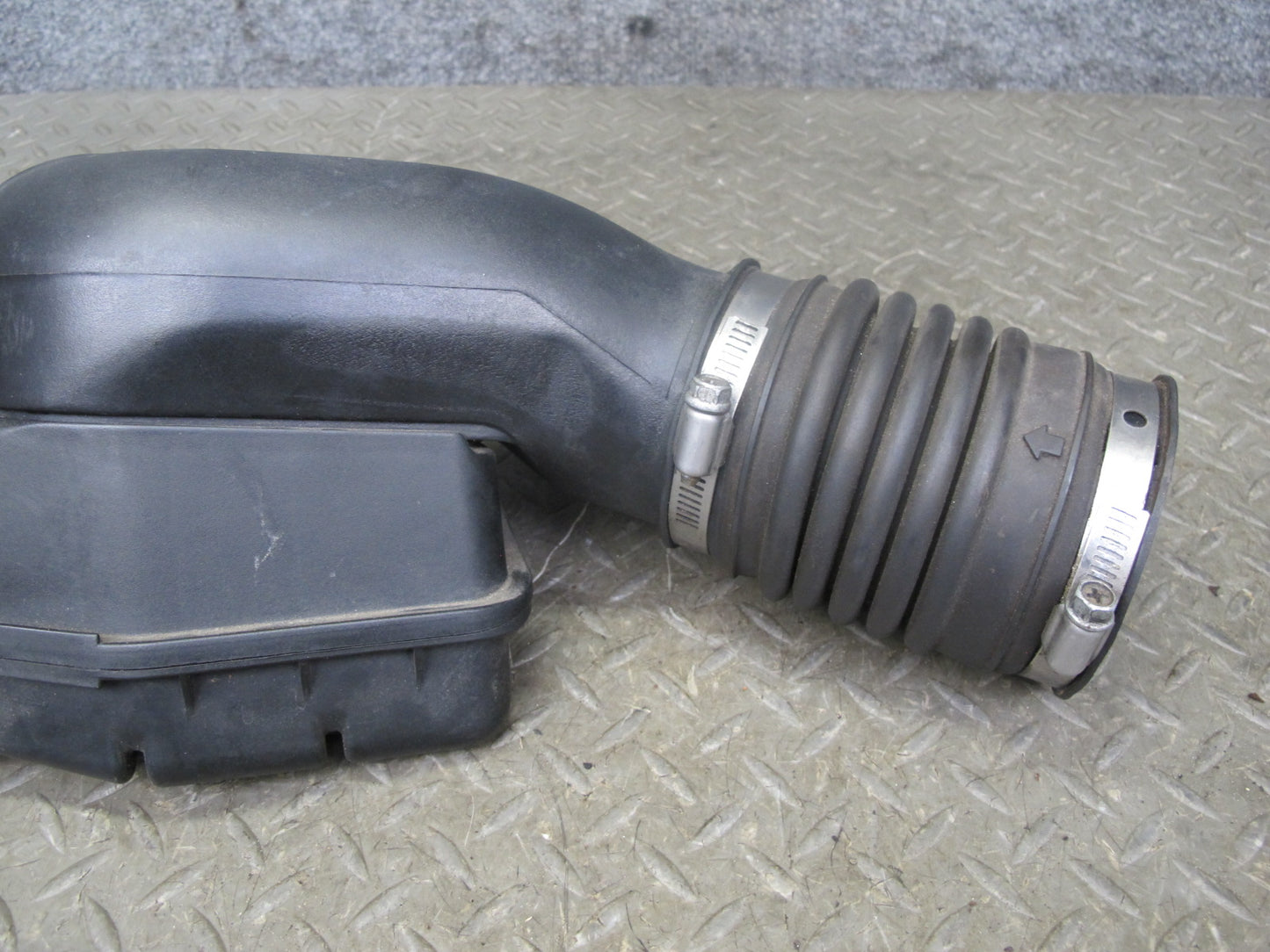 95-96 Lexus UZZ30L SC400 Air Intake Resonator Hose Pipe OEM