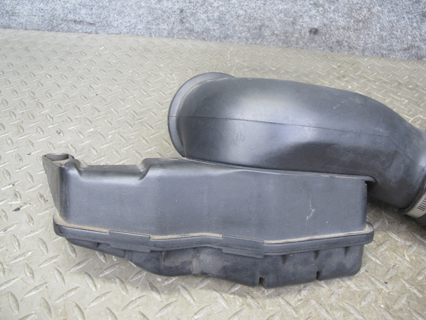 95-96 Lexus UZZ30L SC400 Air Intake Resonator Hose Pipe OEM