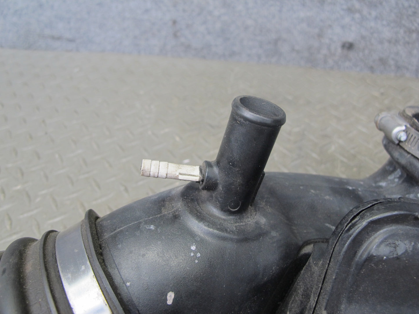 95-96 Lexus UZZ30L SC400 Air Intake Resonator Hose Pipe OEM