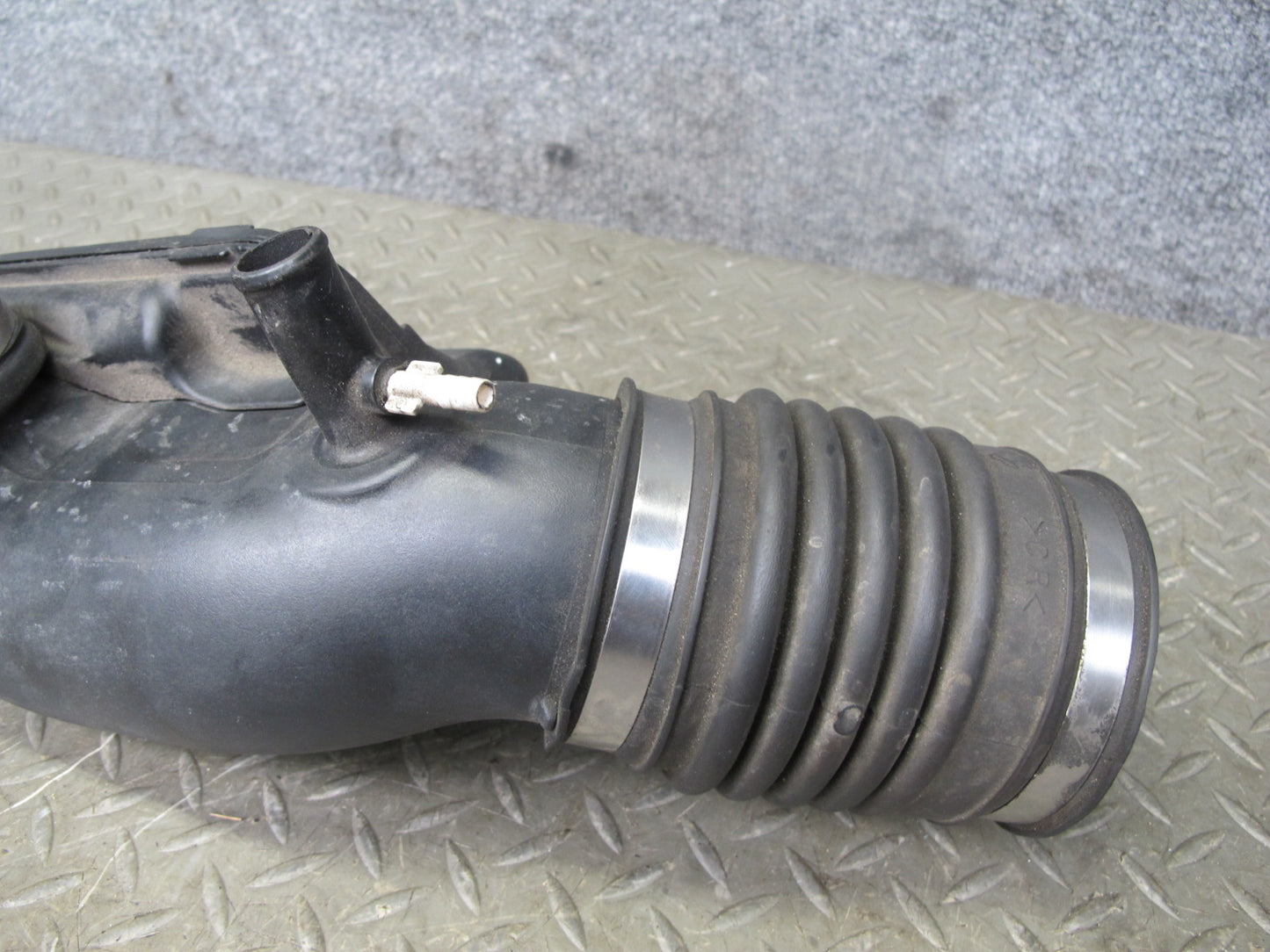 95-96 Lexus UZZ30L SC400 Air Intake Resonator Hose Pipe OEM