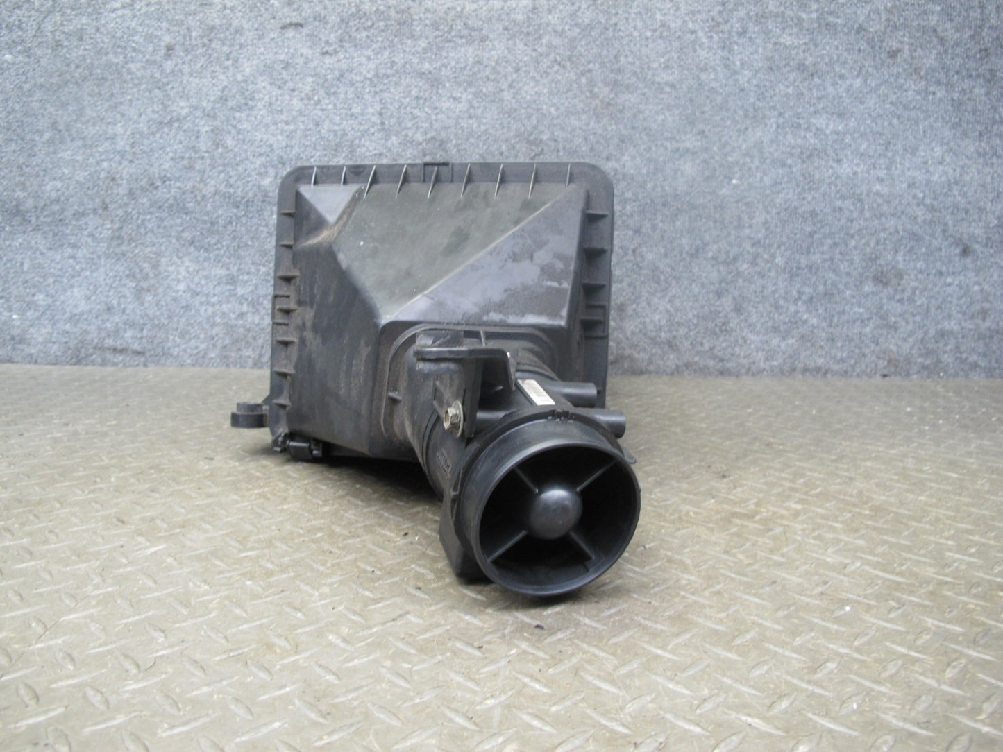 96-97 Lexus UZZ30L SC400 Air Intake Cleaner Filter Box w MAF Sensor OEM