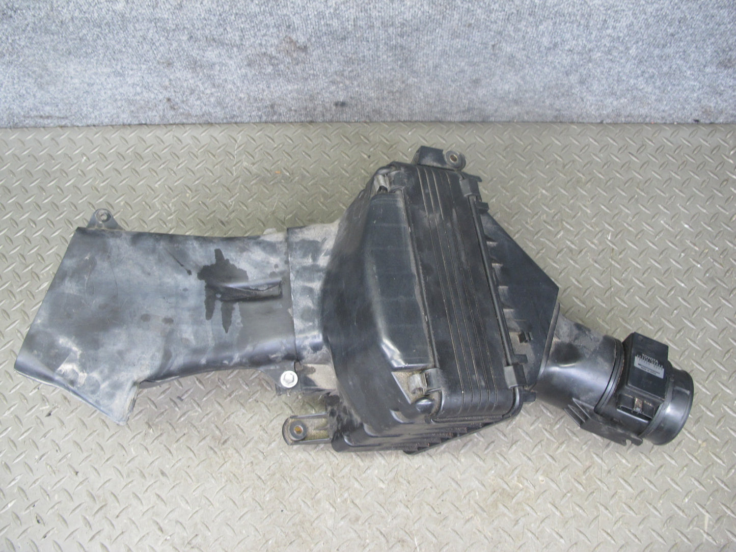 96-97 Lexus UZZ30L SC400 Air Intake Cleaner Filter Box w MAF Sensor OEM