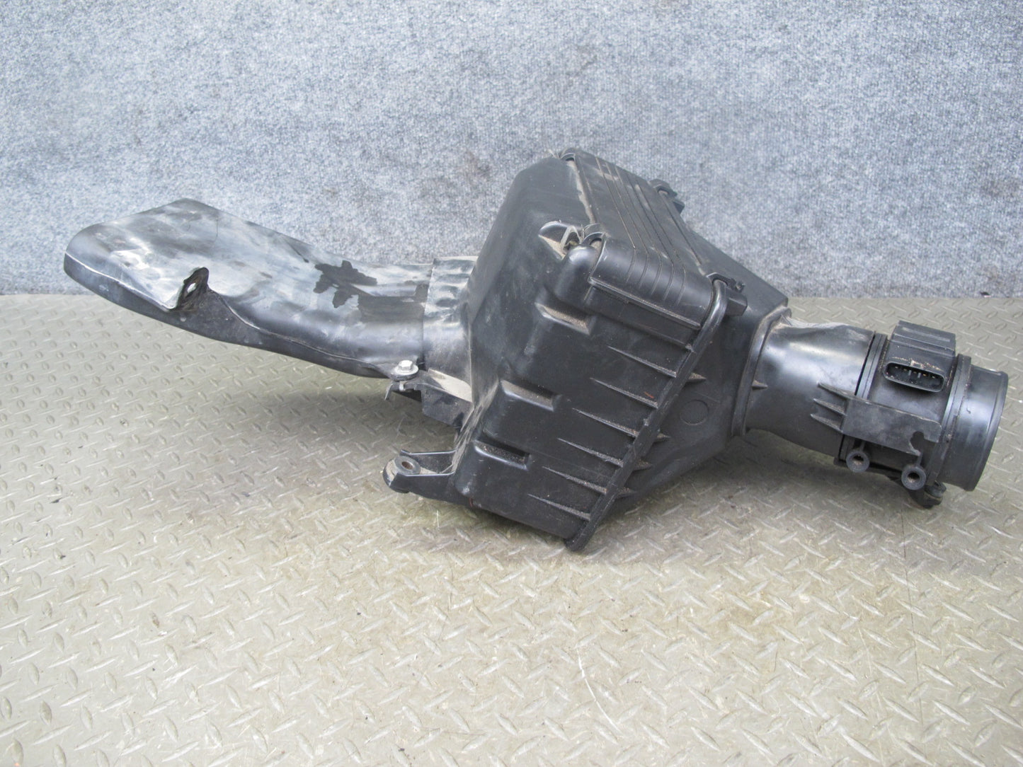 96-97 Lexus UZZ30L SC400 Air Intake Cleaner Filter Box w MAF Sensor OEM