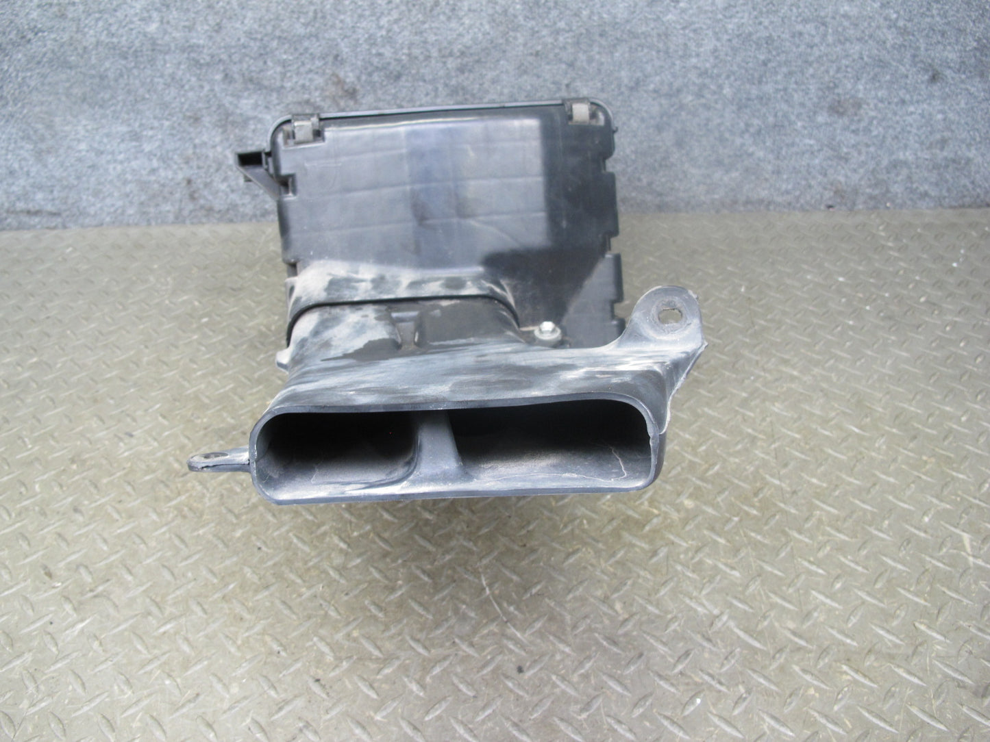 96-97 Lexus UZZ30L SC400 Air Intake Cleaner Filter Box w MAF Sensor OEM