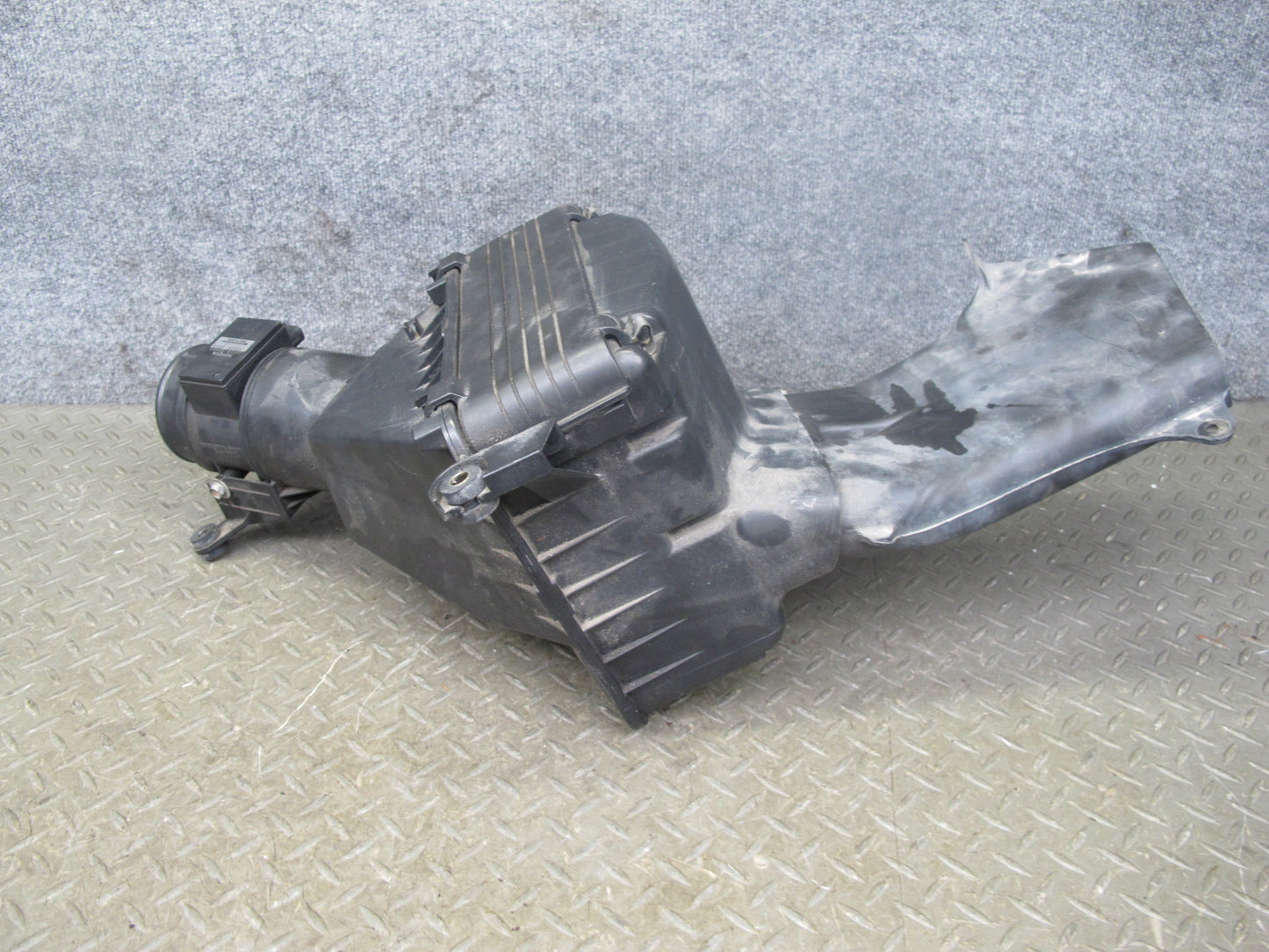 96-97 Lexus UZZ30L SC400 Air Intake Cleaner Filter Box w MAF Sensor OEM