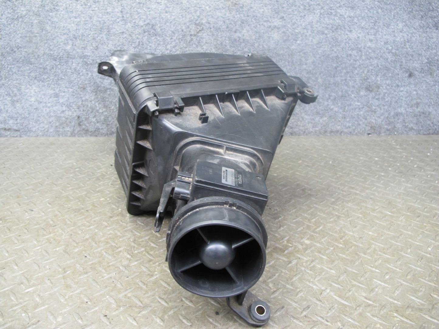 96-97 Lexus UZZ30L SC400 Air Intake Cleaner Filter Box w MAF Sensor OEM