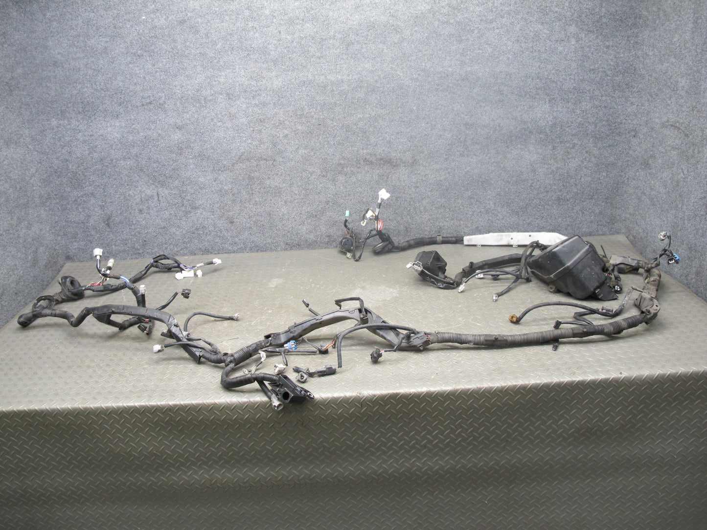 1996 Lexus SC400 UZZ30L A/T Engine Bay Wire Wiring Harness w Fusebox OEM
