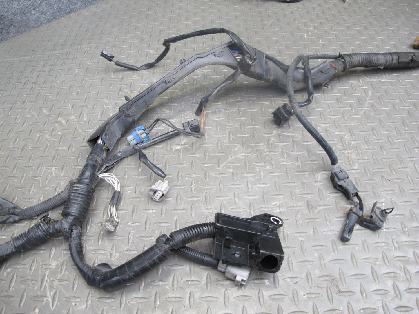 1996 Lexus SC400 UZZ30L A/T Engine Bay Wire Wiring Harness w Fusebox OEM