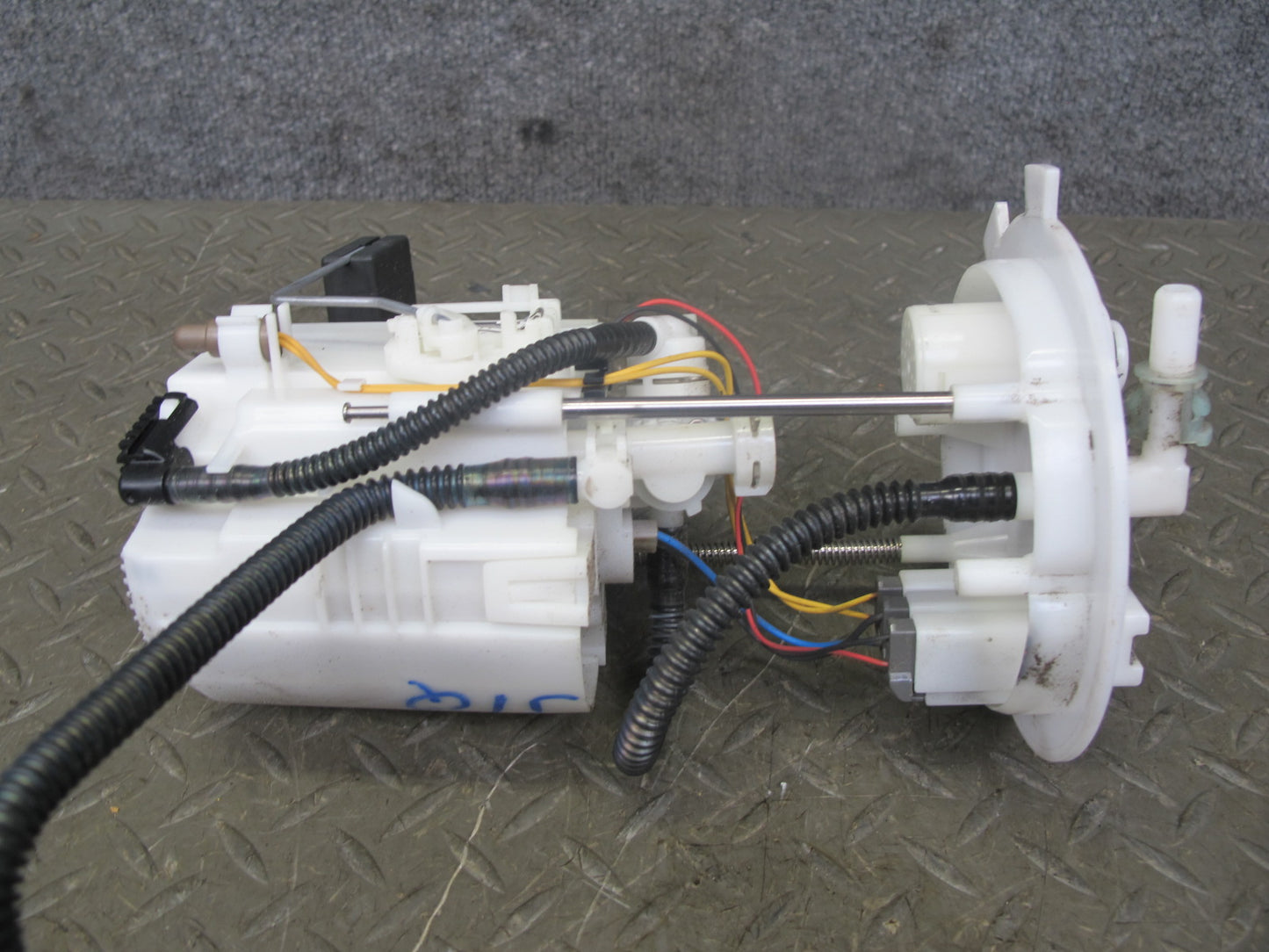 2014-2017 Infiniti QX60 2.5L Hybrid Fuel Pump Level Sensor Assembly