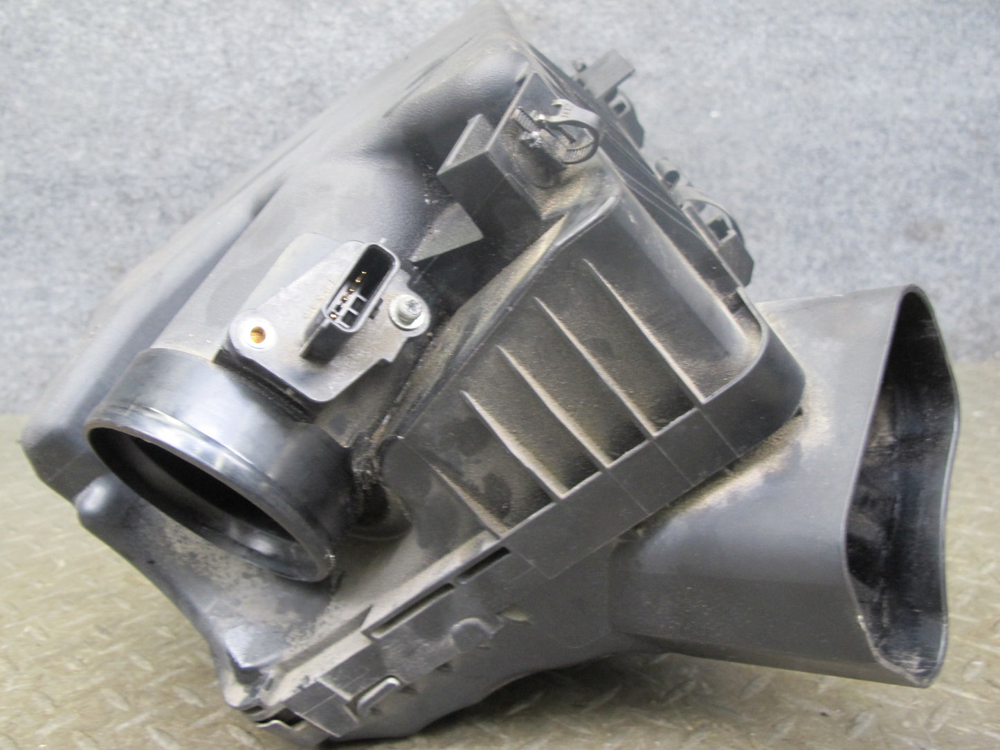 2014-2017 Infiniti QX60 2.5L Hybrid Engine Air Intake Cleaner Filter Box w MAF