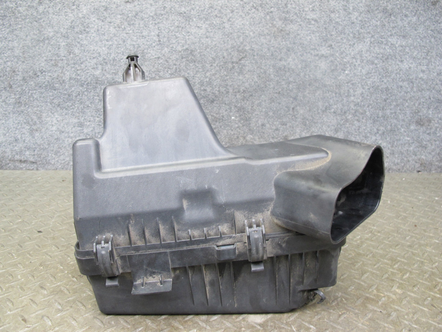 2014-2017 Infiniti QX60 2.5L Hybrid Engine Air Intake Cleaner Filter Box w MAF