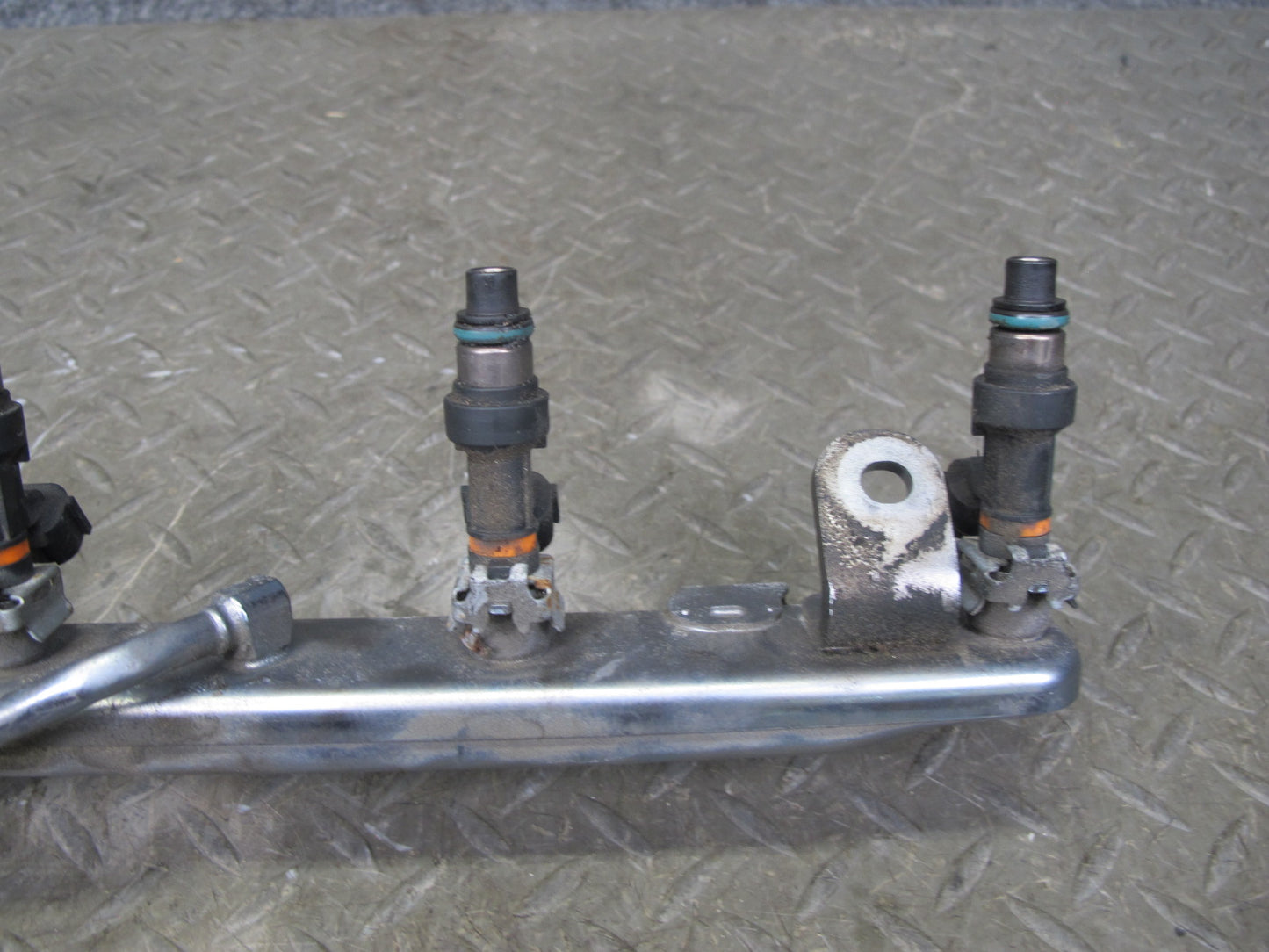 2014-2016 Infiniti QX60 2.5L Hybrid Fuel Rail Injector Set