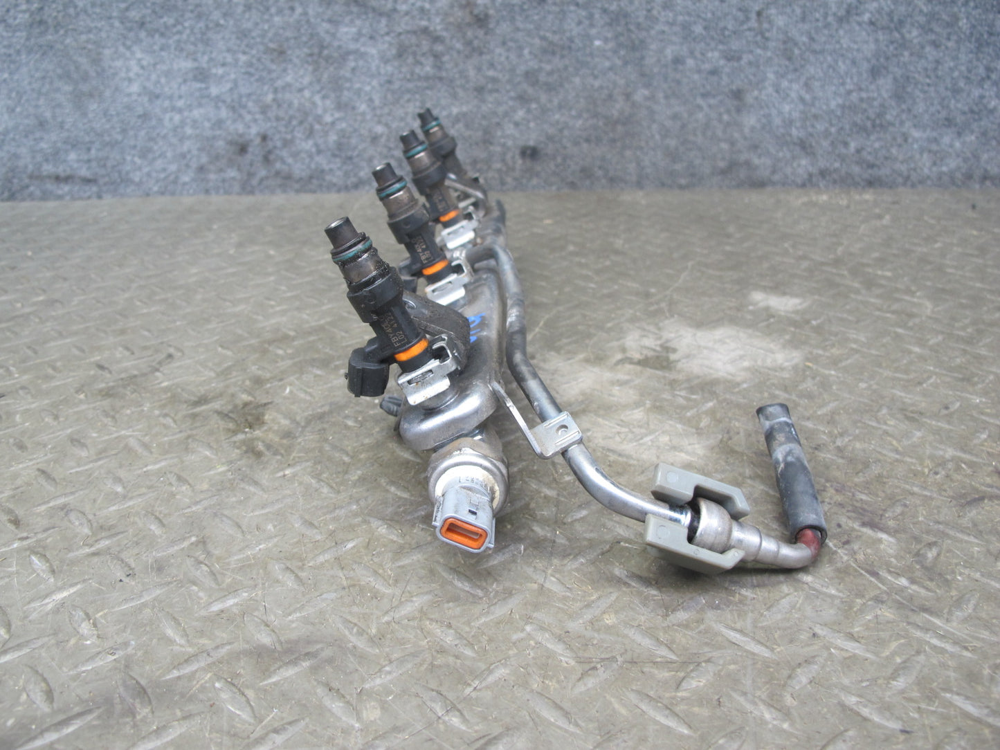 2014-2016 Infiniti QX60 2.5L Hybrid Fuel Rail Injector Set