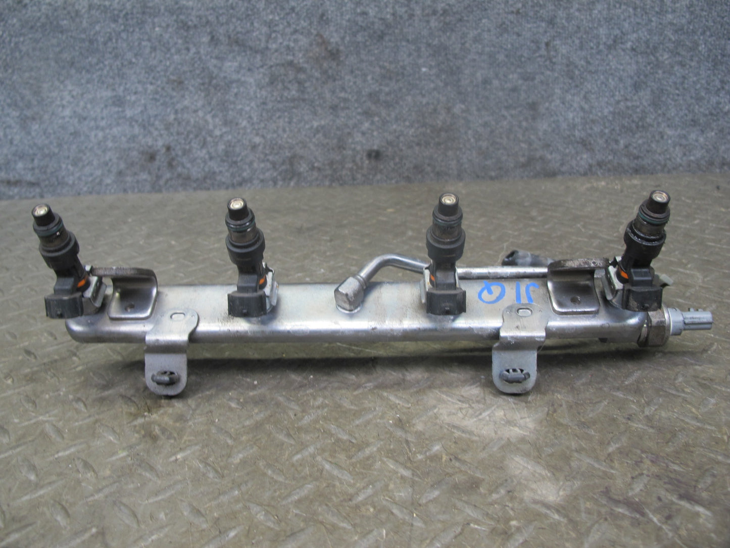 2014-2016 Infiniti QX60 2.5L Hybrid Fuel Rail Injector Set