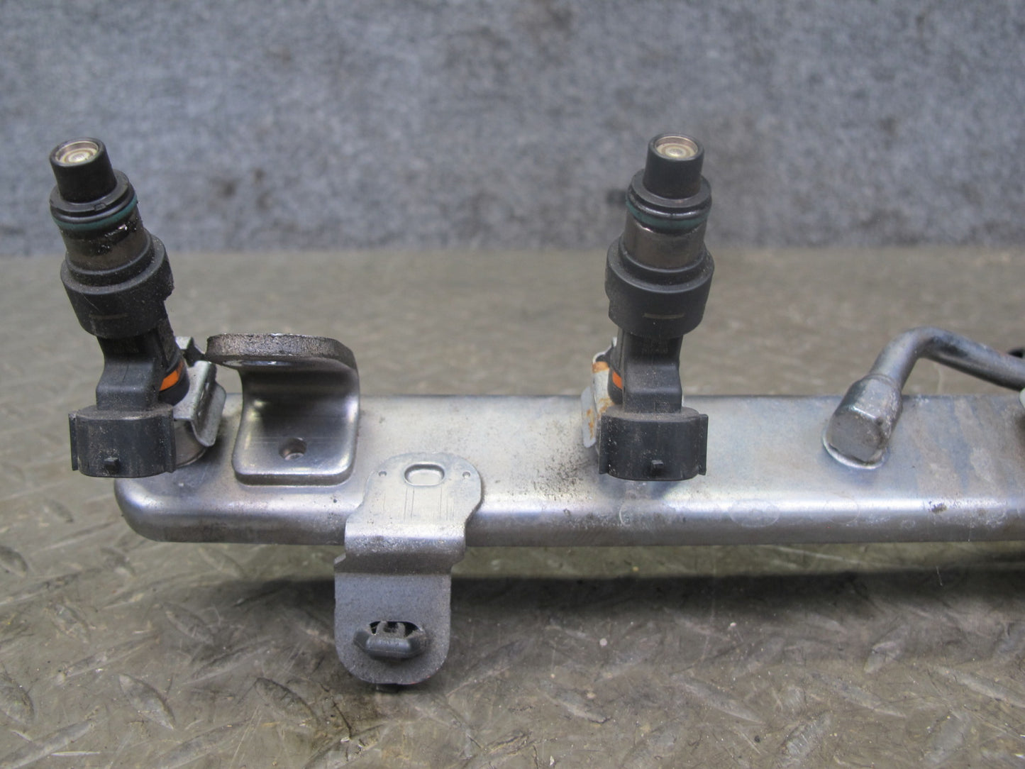 2014-2016 Infiniti QX60 2.5L Hybrid Fuel Rail Injector Set