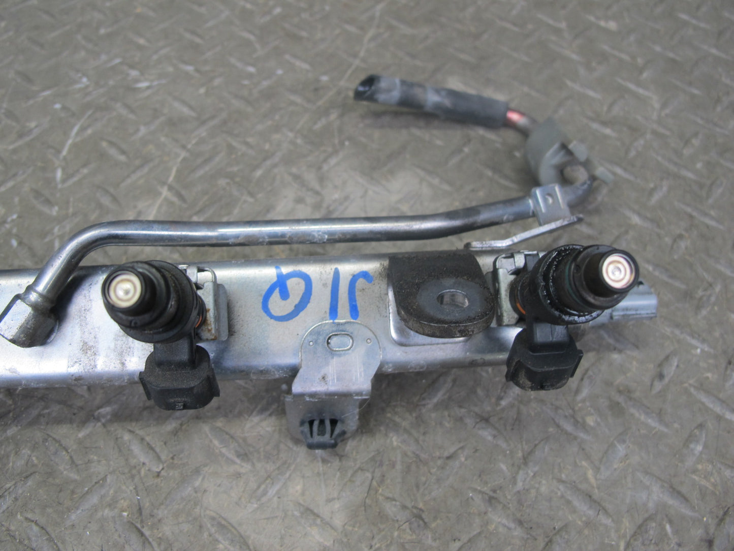 2014-2016 Infiniti QX60 2.5L Hybrid Fuel Rail Injector Set
