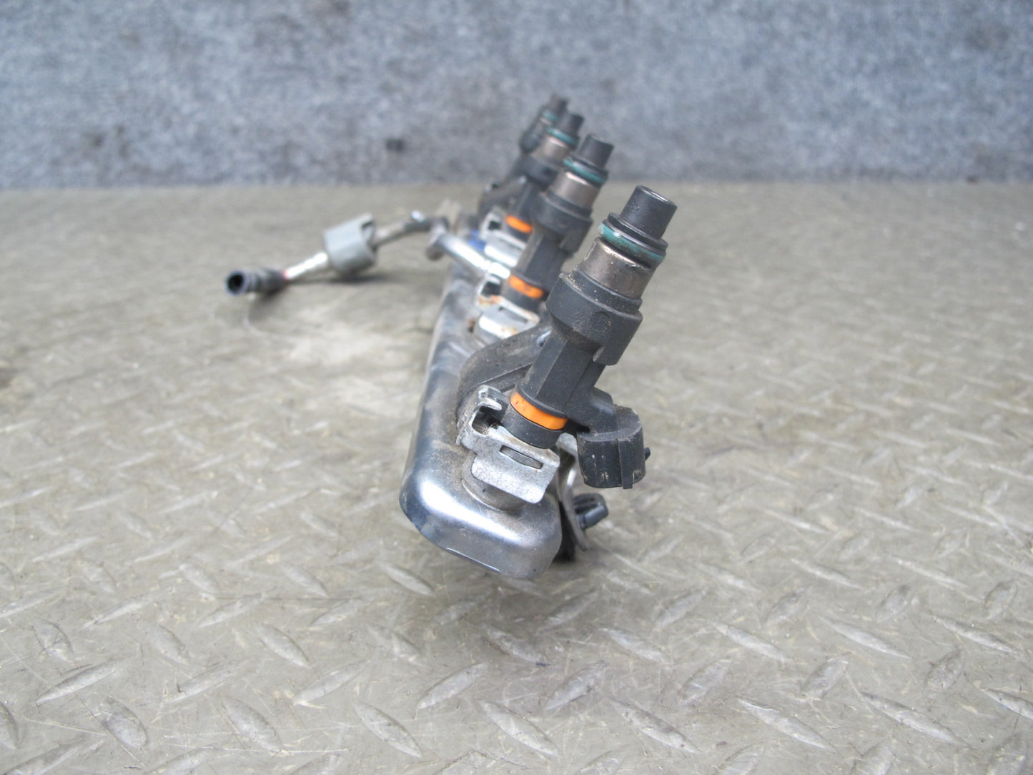 2014-2016 Infiniti QX60 2.5L Hybrid Fuel Rail Injector Set