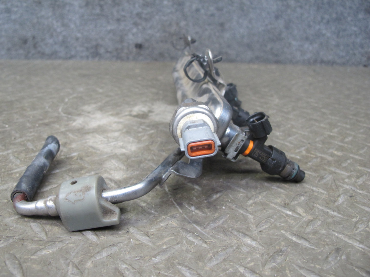 2014-2016 Infiniti QX60 2.5L Hybrid Fuel Rail Injector Set