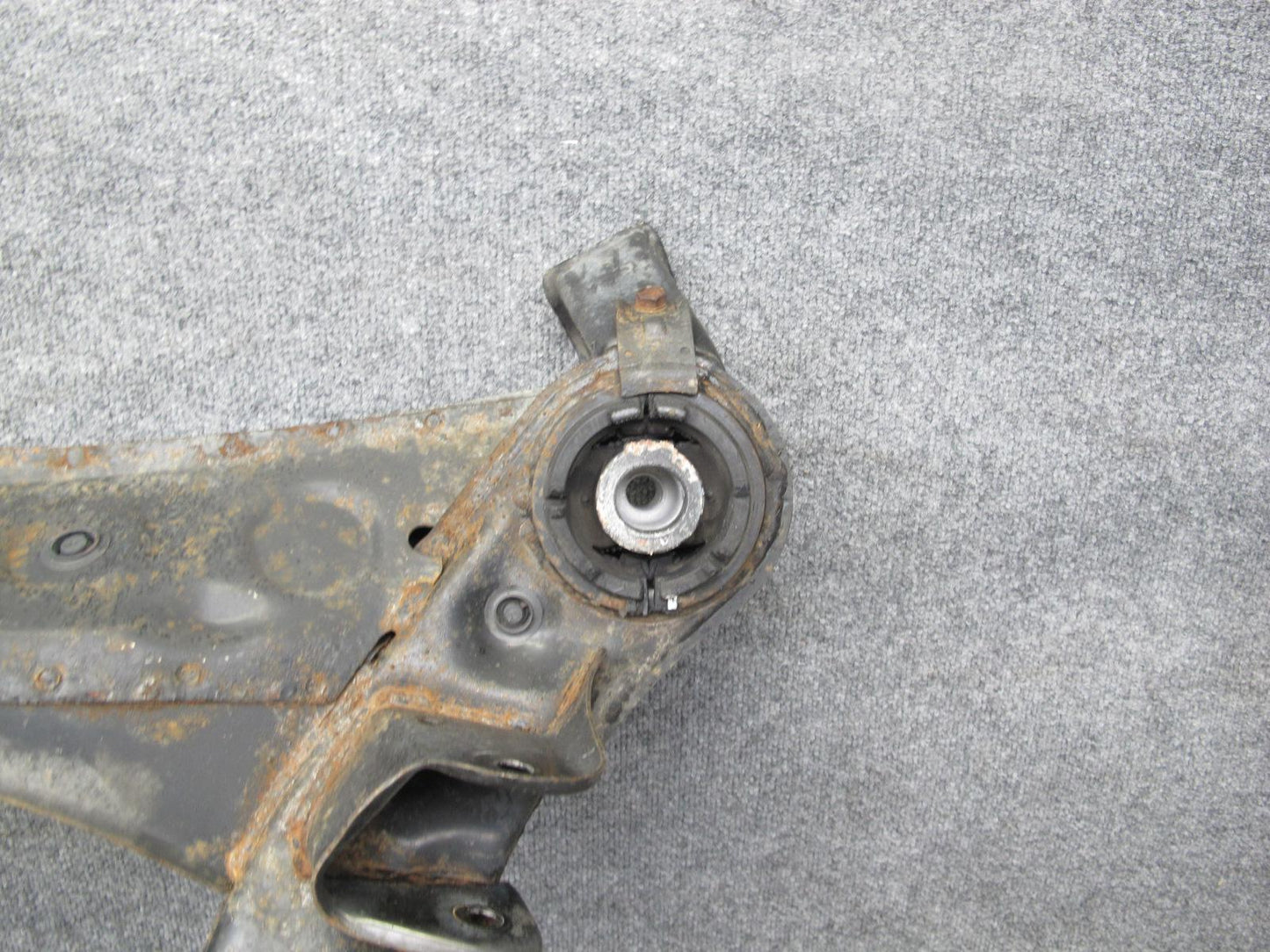 92-96 Lexus UZZ30L SC300 SC400 Rear Suspension Subframe Crossmember Carrier OEM