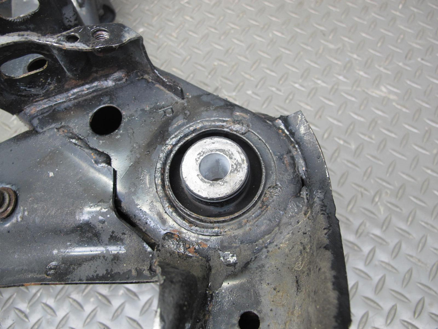 92-96 Lexus UZZ30L SC300 SC400 Rear Suspension Subframe Crossmember Carrier OEM