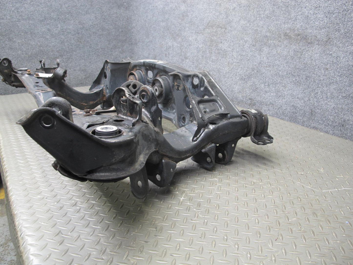 92-96 Lexus UZZ30L SC300 SC400 Rear Suspension Subframe Crossmember Carrier OEM