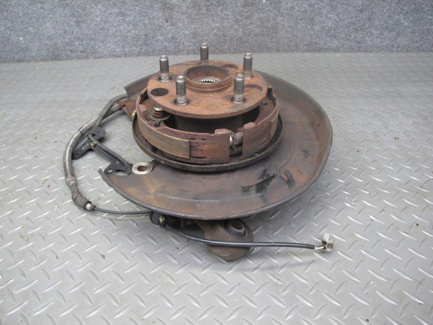 92-00 Lexus UZZ30L SC300 SC400 RWD Rear Right Spindle Knuckle Wheel Hub OEM