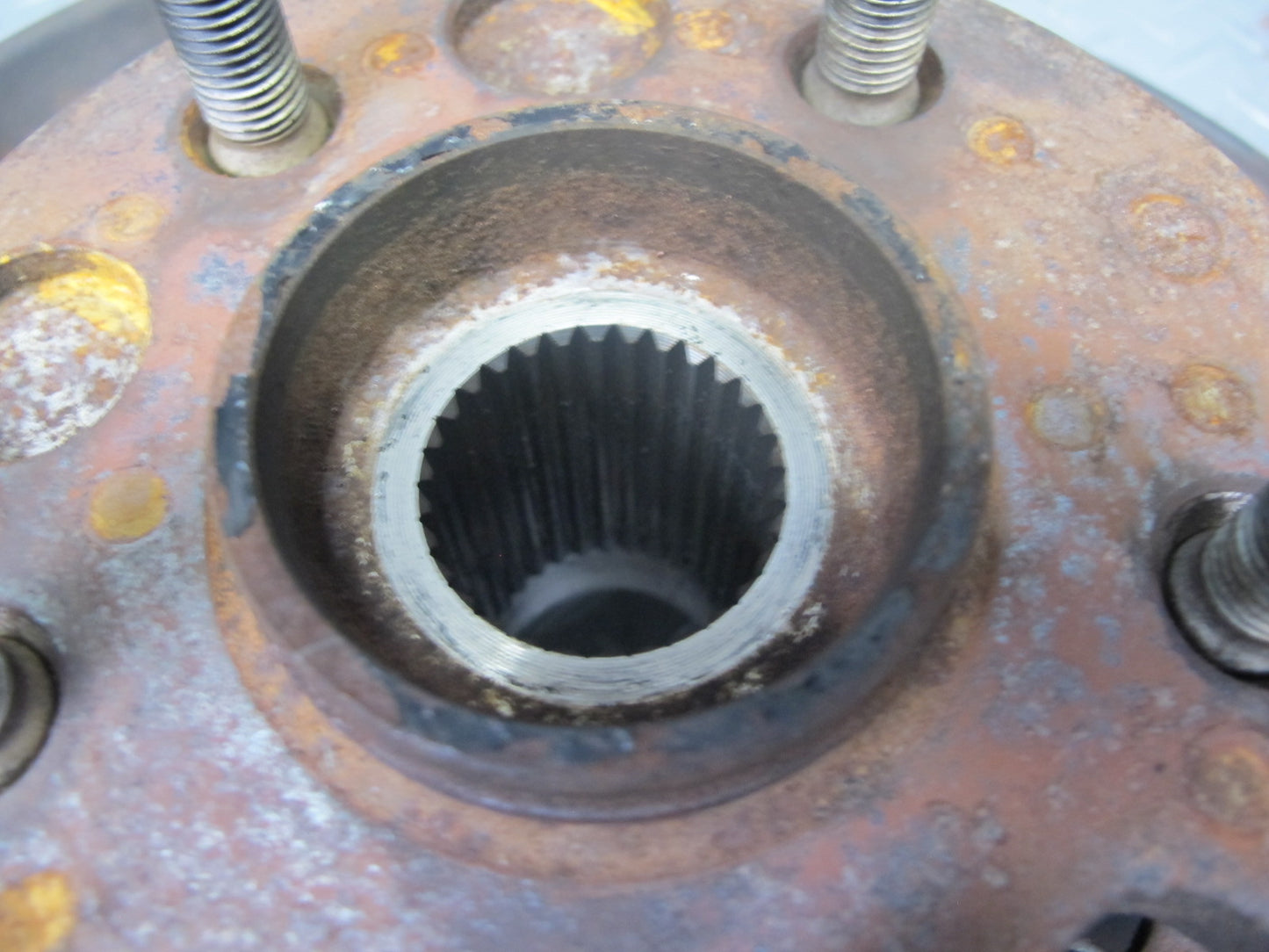 92-00 Lexus UZZ30L SC300 SC400 RWD Rear Right Spindle Knuckle Wheel Hub OEM