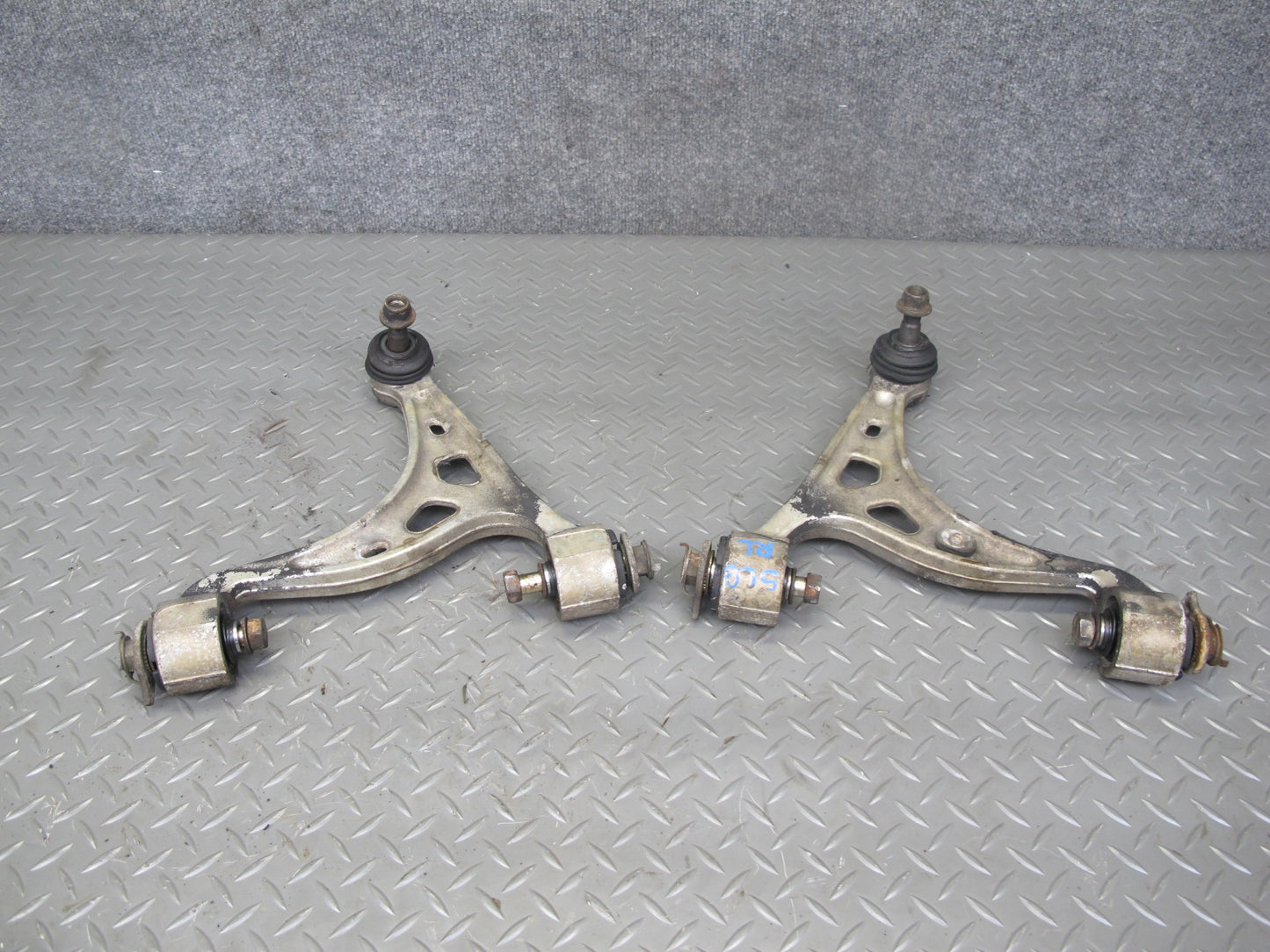 94-00 Lexus UZZ30L SC300 SC400 Set of 2 Rear Left Right Upper Control Arm OEM