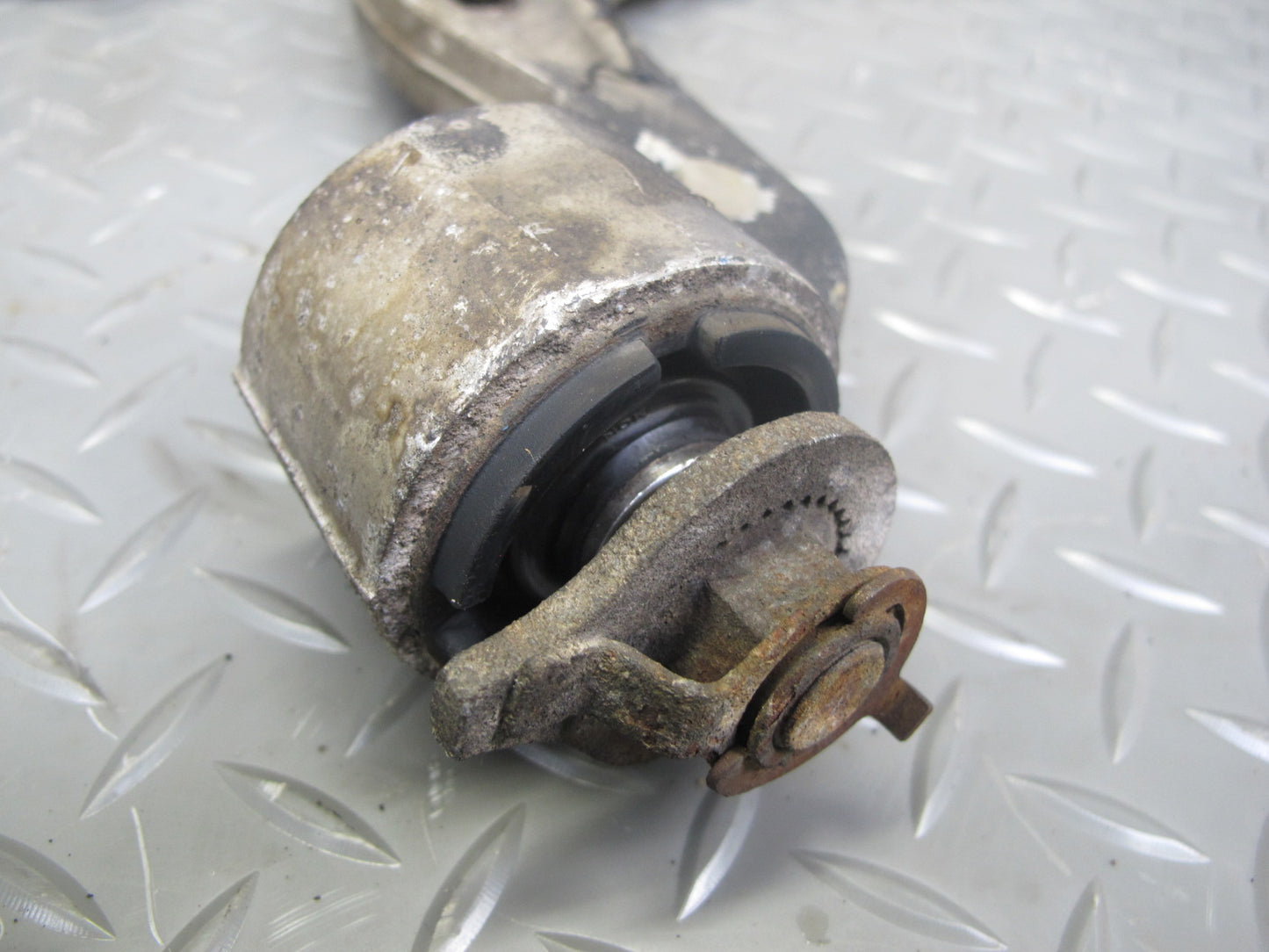 94-00 Lexus UZZ30L SC300 SC400 Set of 2 Rear Left Right Upper Control Arm OEM