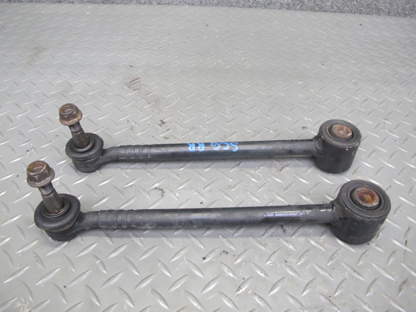 92-00 Lexus UZZ30L SC300 SC400 Rear Left & Right Lower Control Arm Set OEM
