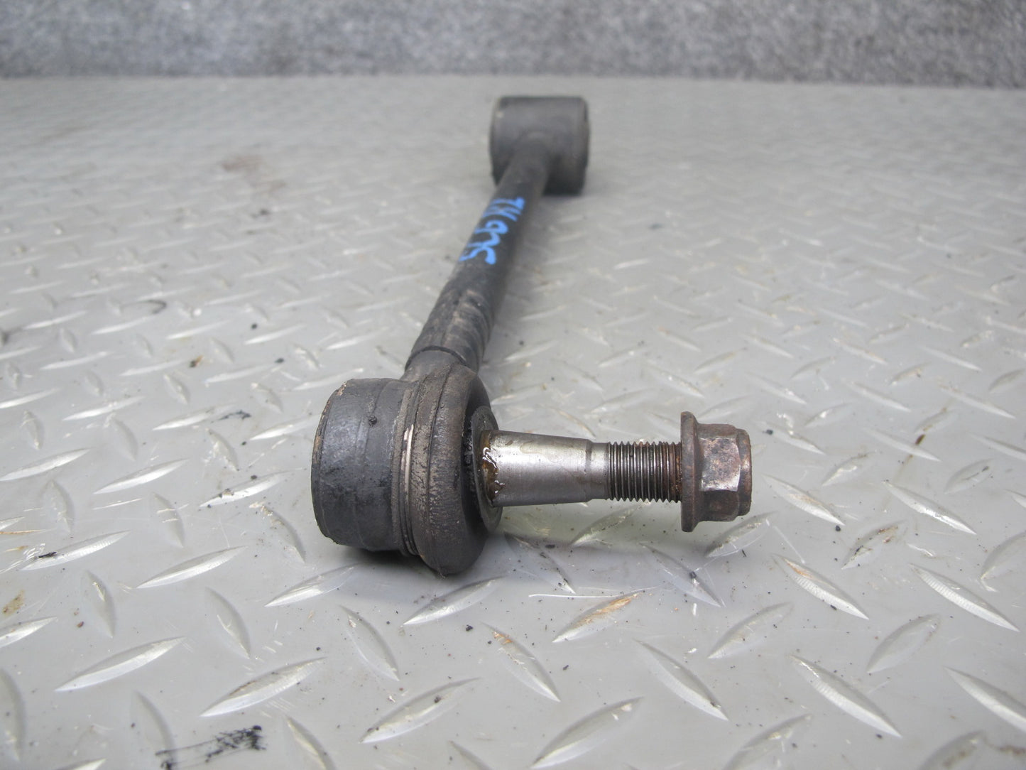 92-00 Lexus UZZ30L SC300 SC400 Rear Left & Right Lower Control Arm Set OEM