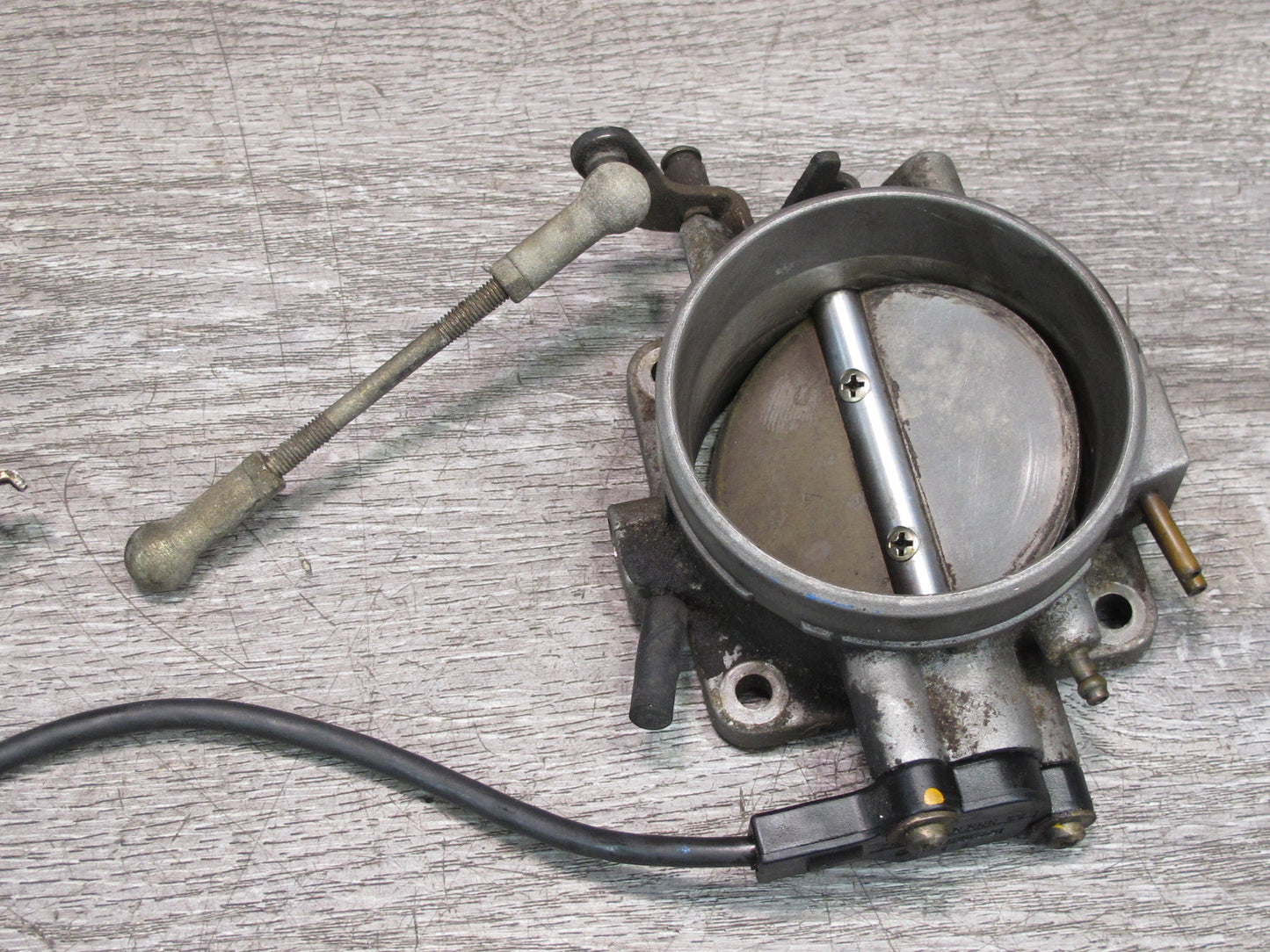 86-91 Mercedes W126 Engine Throttle Body Assembly 0011407753 OEM