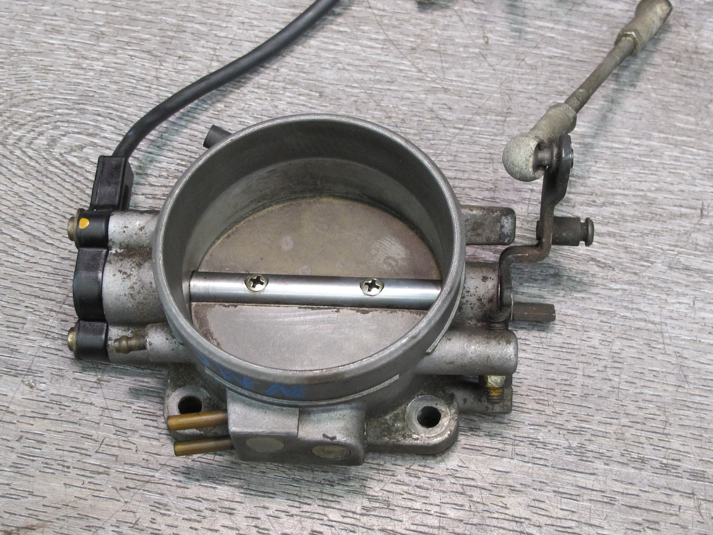 86-91 Mercedes W126 Engine Throttle Body Assembly 0011407753 OEM