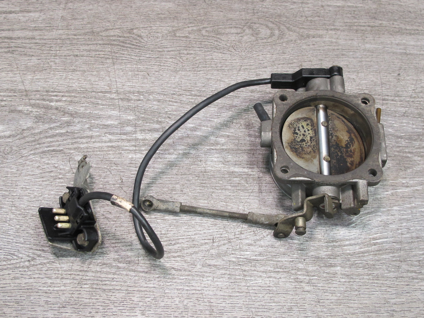 86-91 Mercedes W126 Engine Throttle Body Assembly 0011407753 OEM