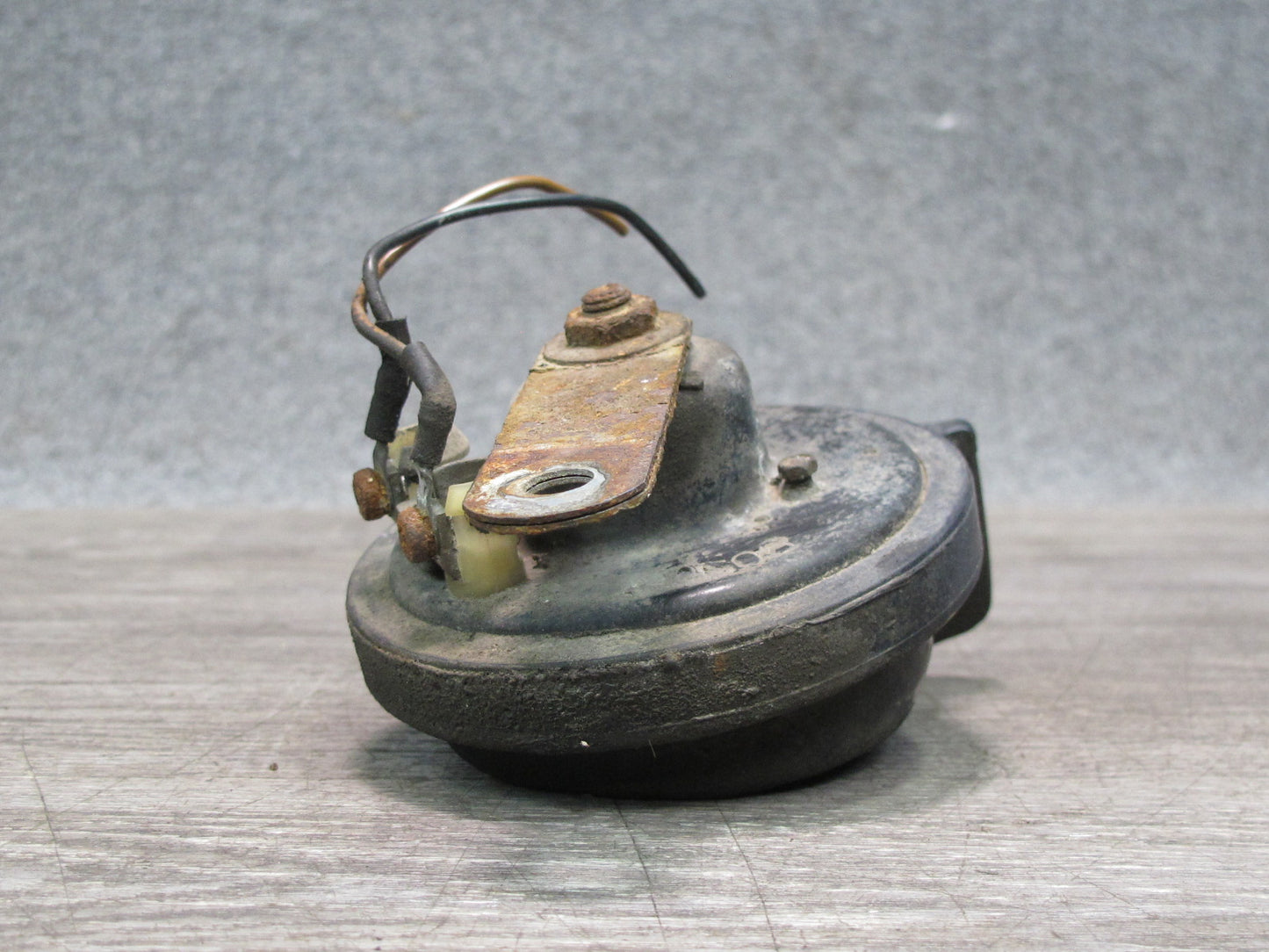 86-91 Mercedes W126 C126 Horn Siren Signal OEM