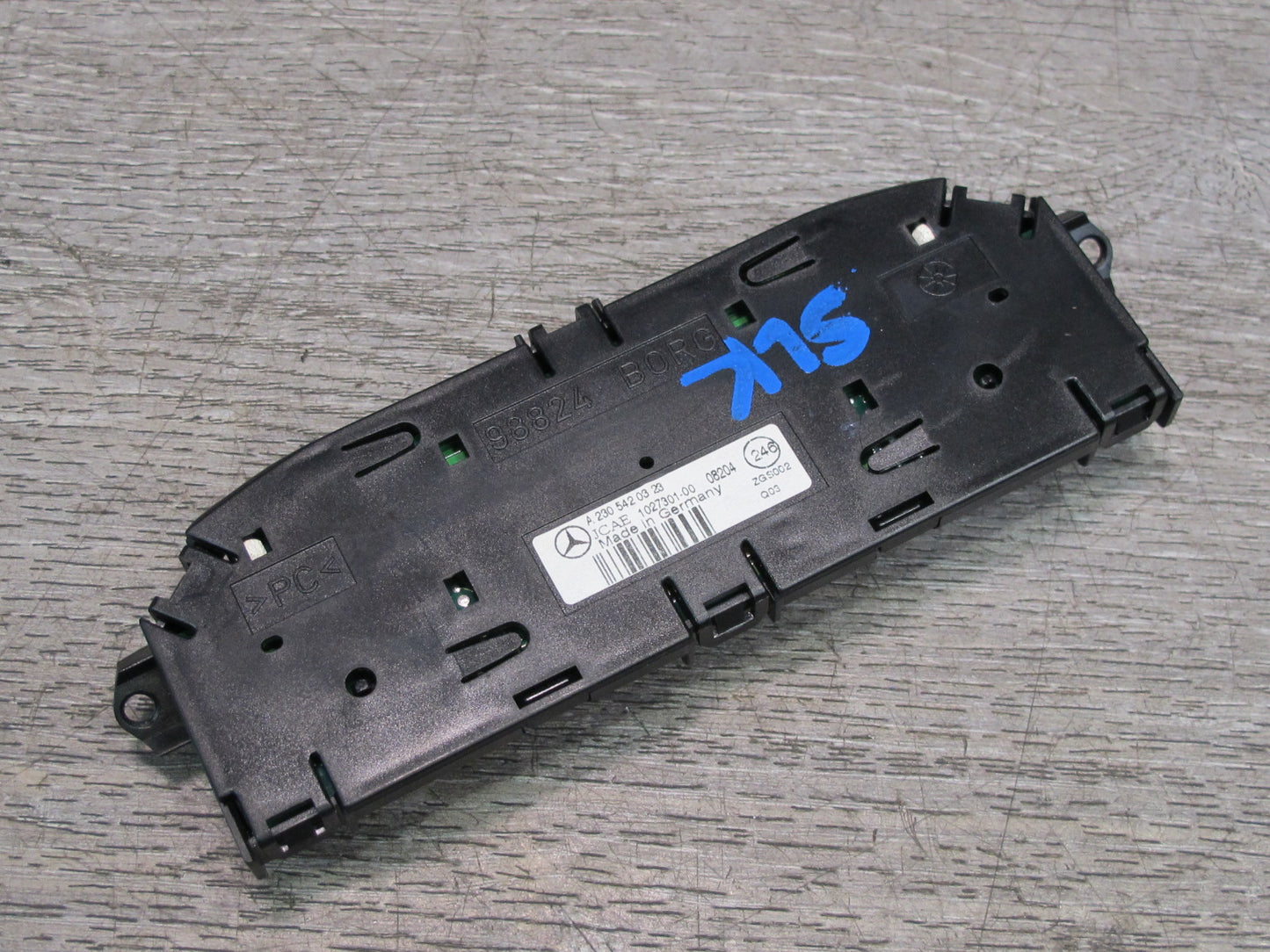 09-12 Mercedes R230 Sl-class Parktronic Clock Display Module 2305420323 OEM