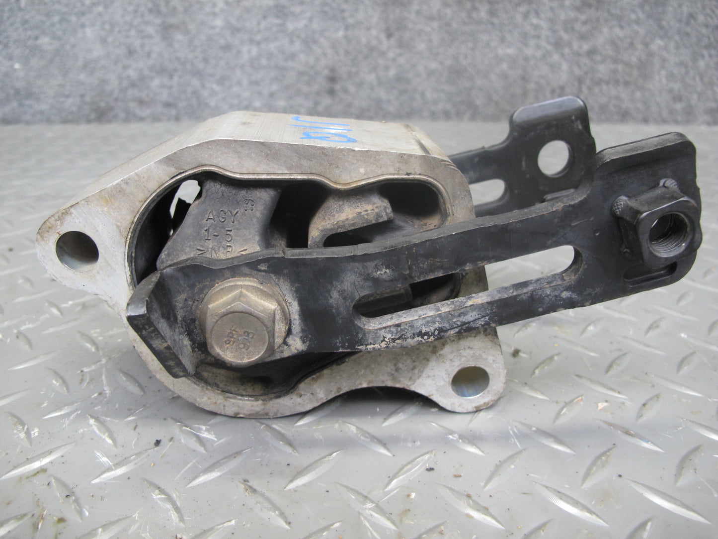 2014-2017 Infiniti QX60 2.5L Hybrid Rear Engine Motor Mount Bracket