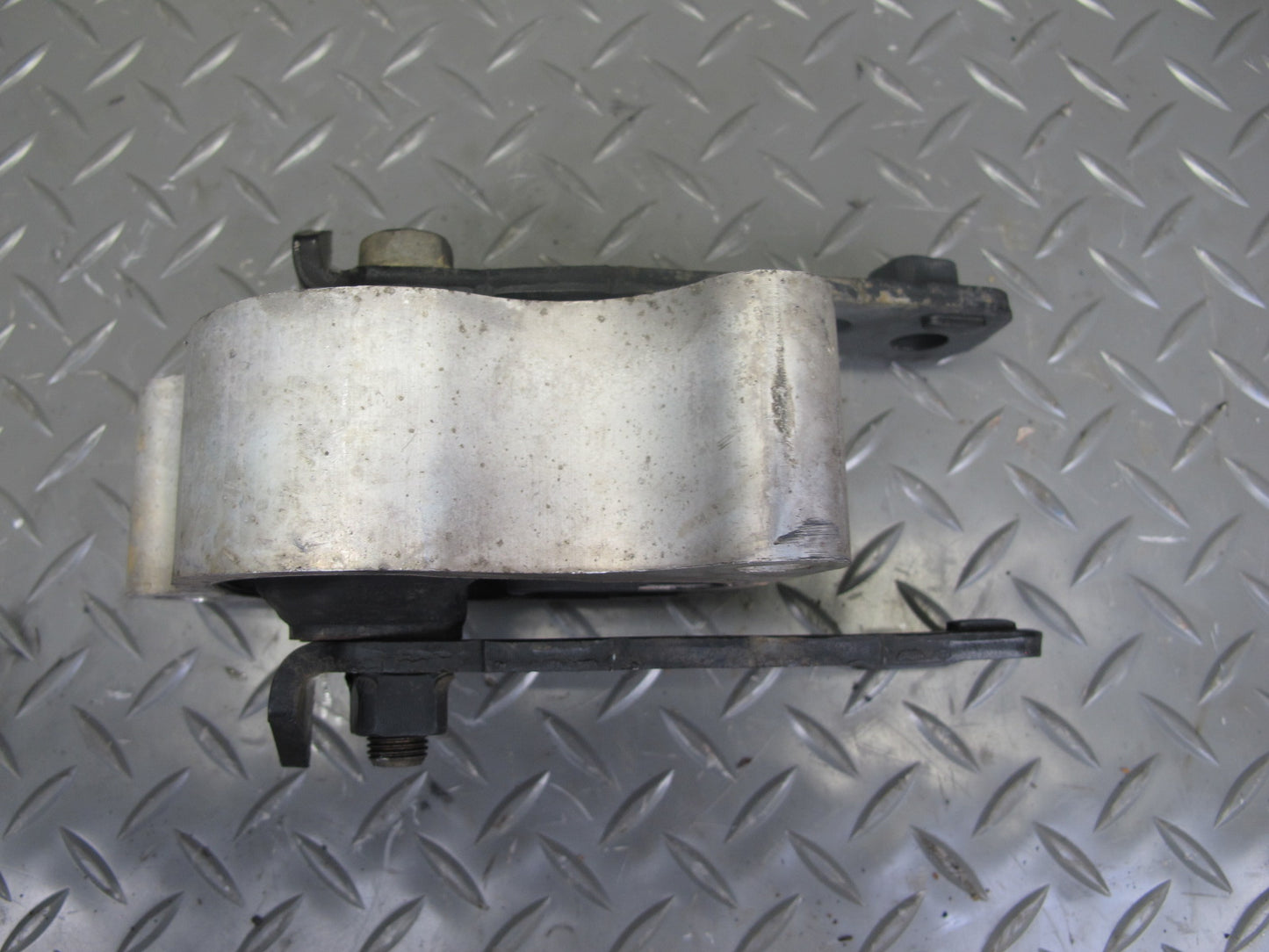 2014-2017 Infiniti QX60 2.5L Hybrid Rear Engine Motor Mount Bracket
