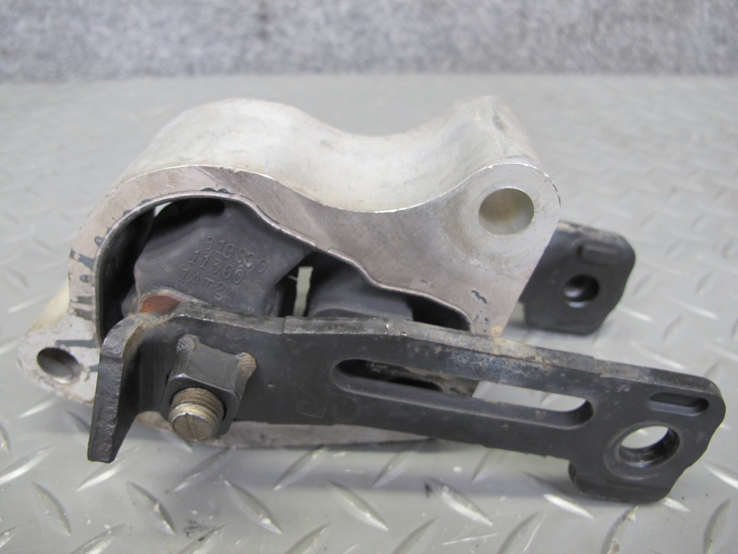 2014-2017 Infiniti QX60 2.5L Hybrid Rear Engine Motor Mount Bracket