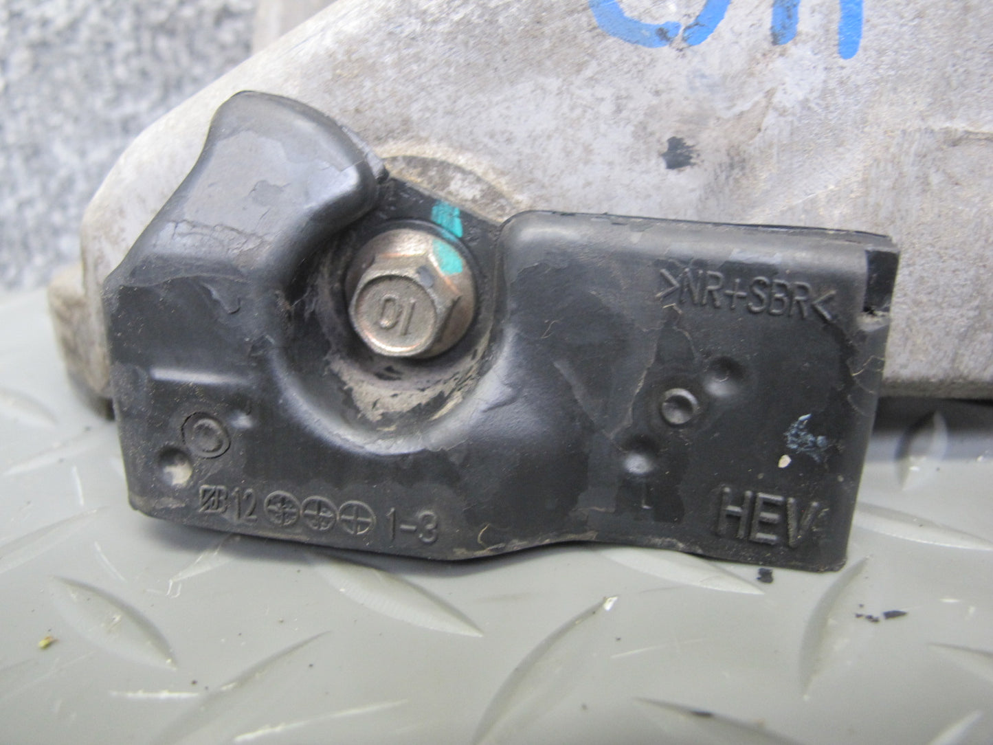 14-17 Infiniti QX60 2.5L Hybrid Right Engine Motor Mount Support